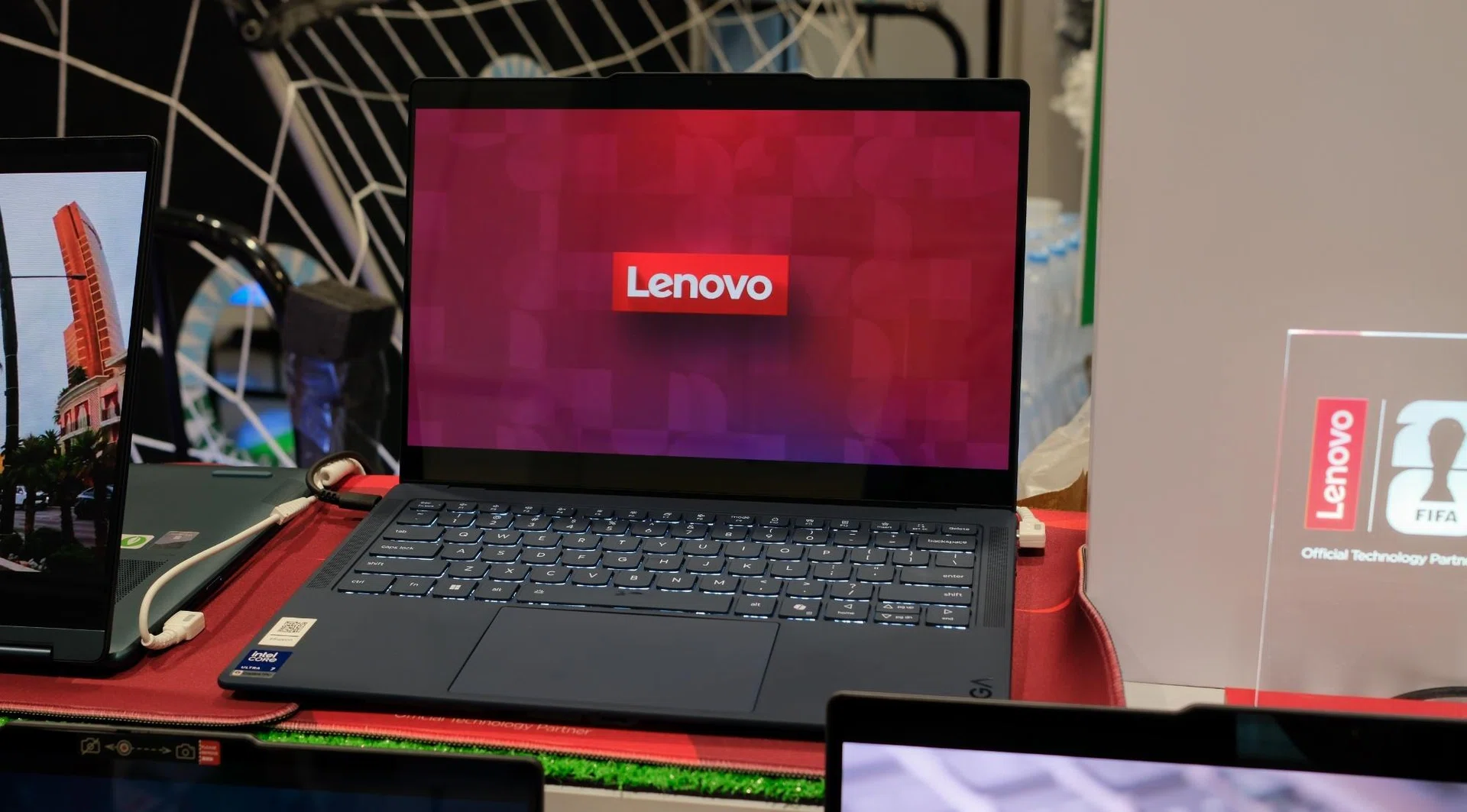 Lenovo Yoga Slim 7i Ultra Aura FIFA World Cup 26 Edition