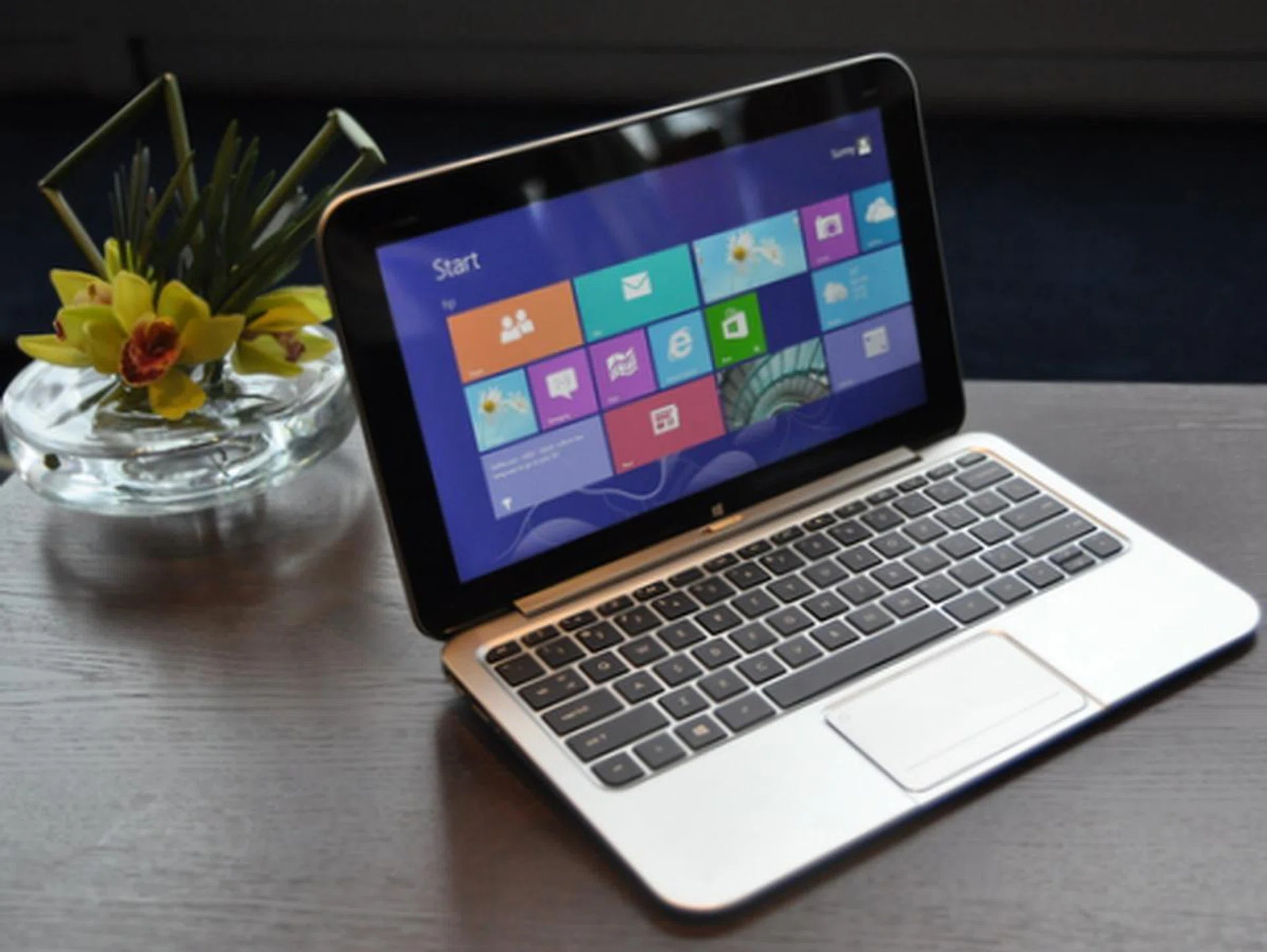 The 11.6-inch Envy x2 is quite close in size to existing 10-inch Android tablets with the same clam-shell form factor. 