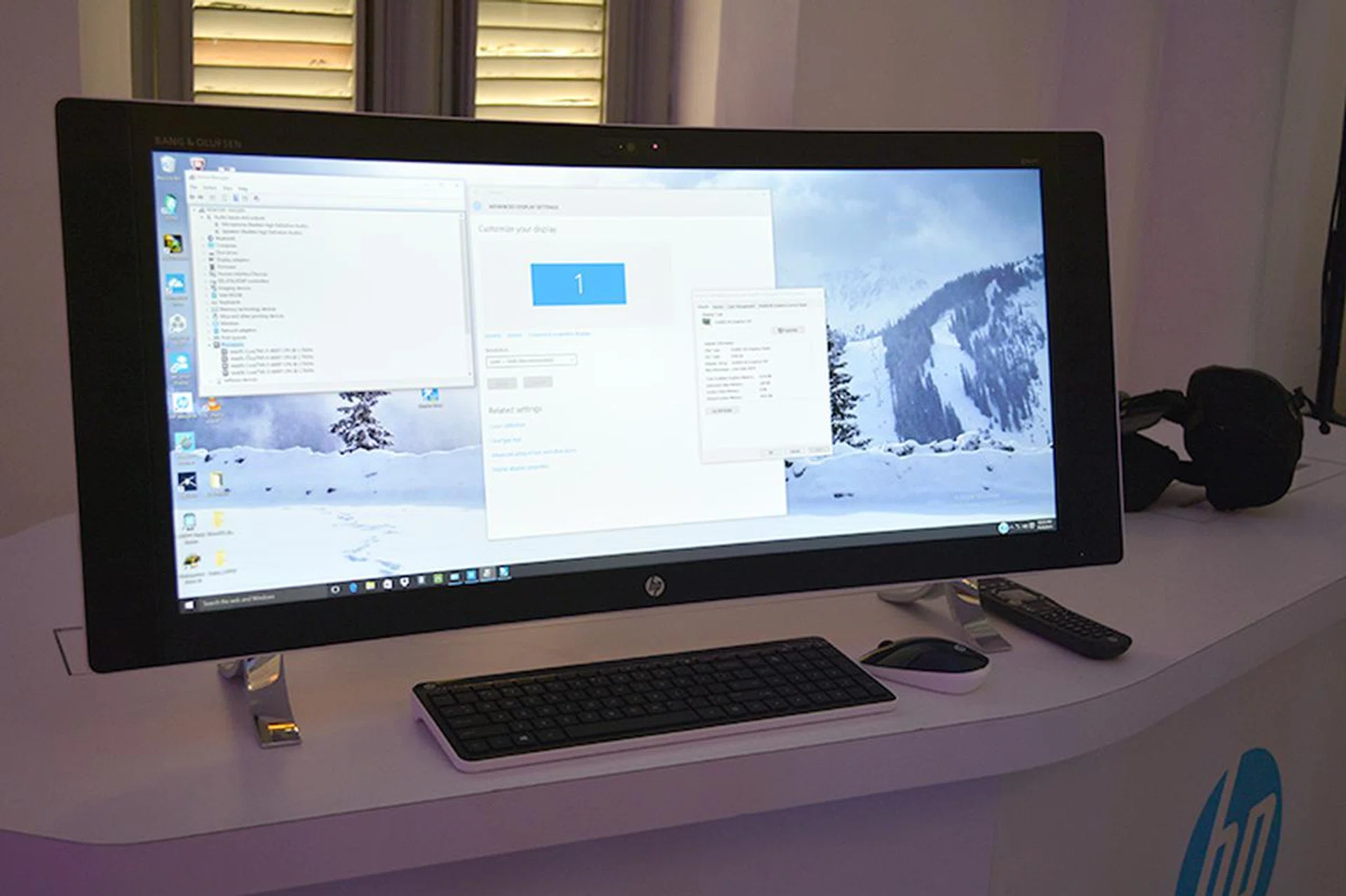 Never run out of screen space again. You won't need multiple monitors with this 34-inch curved display. 