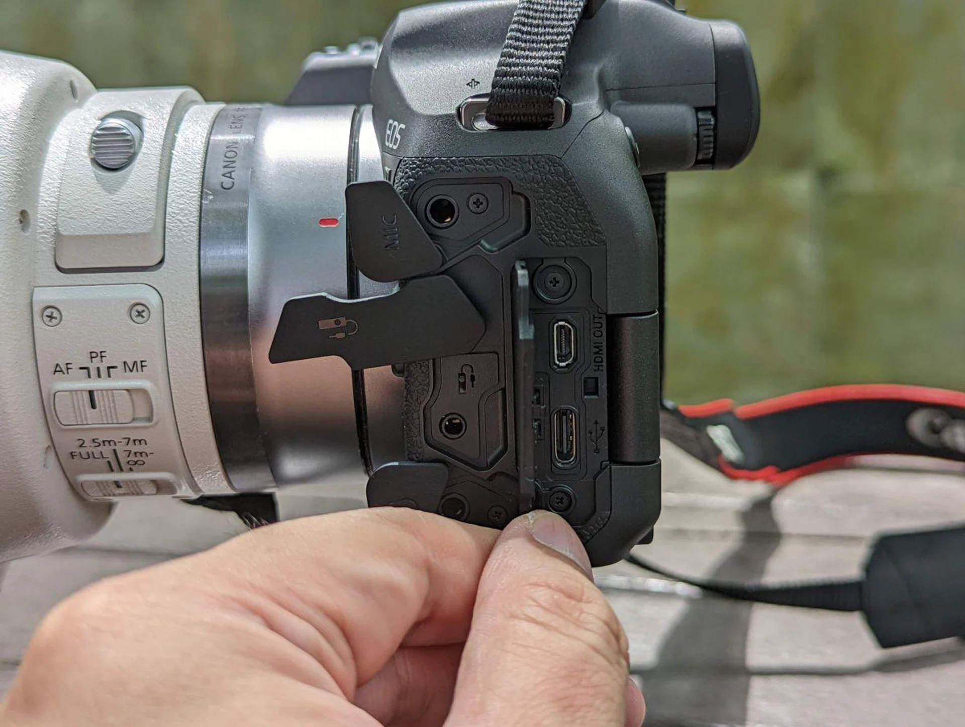 You basically have all the ports you need on the left side of the R7.