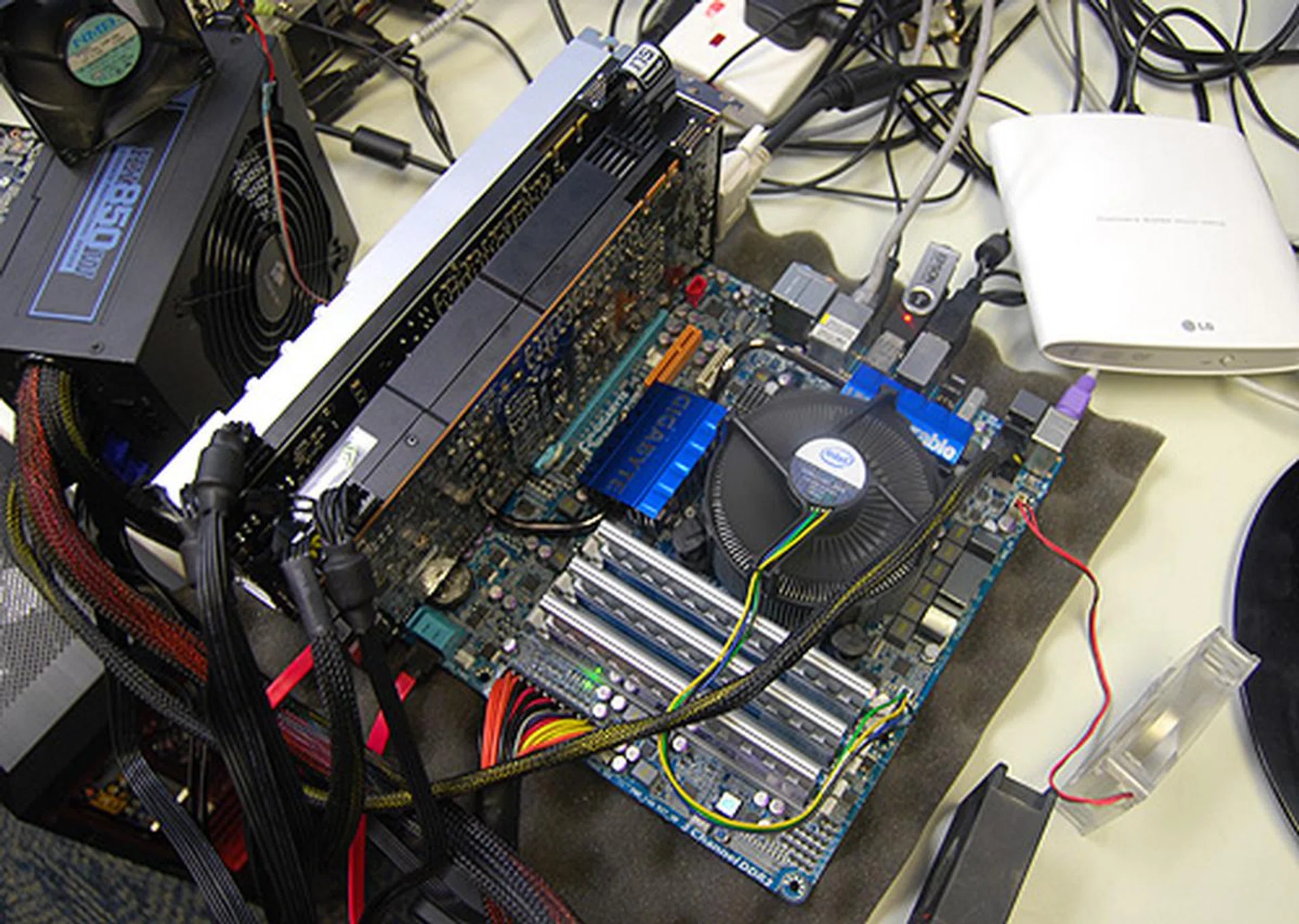 960 CUDA cores of pure, unadulterated graphics horsepower. But what kind of performance can we expect? Read on to find out.