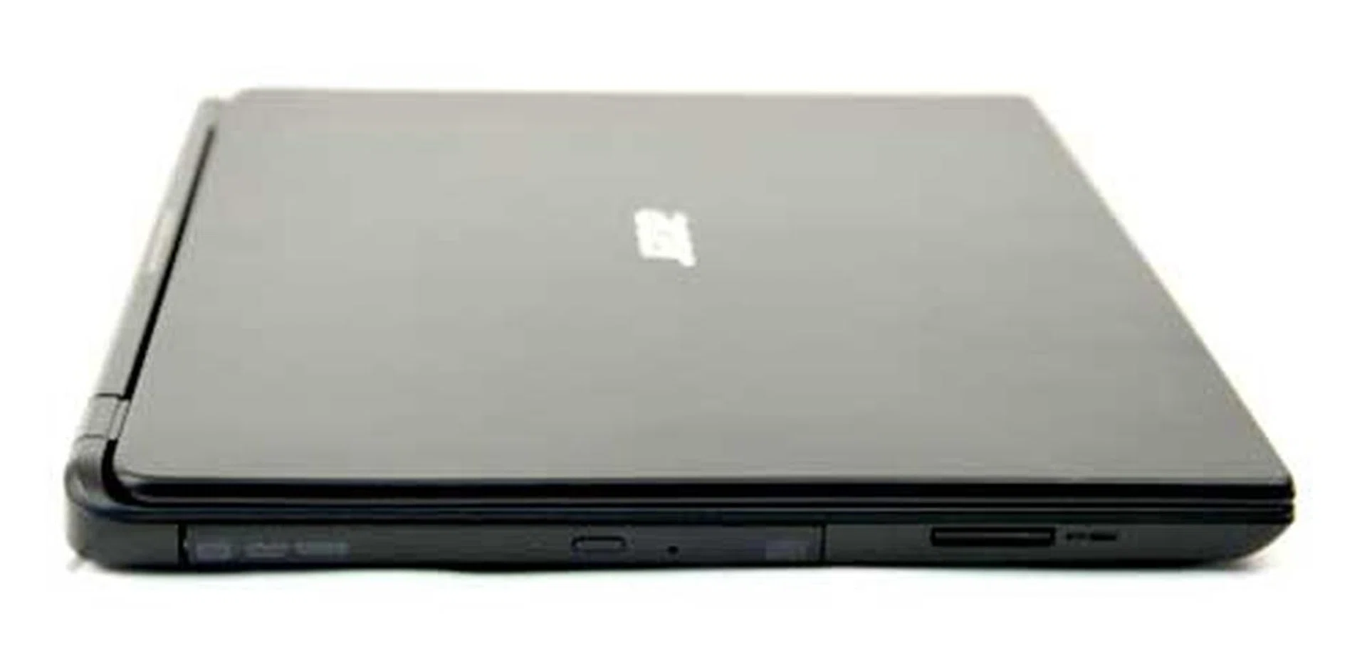 Given the slimness of this notebooks, Acer managed to find space for a tray-loading DVD drive instead of a slot-loading drive, which means it's cheaper and easier to replace as well for you and Acer if anything should go wrong.