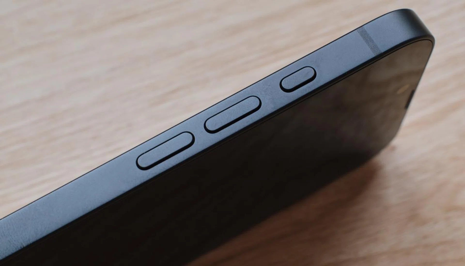 The iPhone 16E has the customisable Action Button. Photo: HWZ