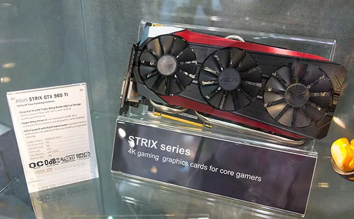 The ASUS GeForce GTX 980 Ti STRIX OC features a DirectCU III cooler with three 100mm fans. (Image Source: ASUS)