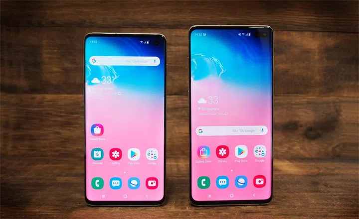 The Samsung Galaxy S10 and Galaxy S10+.