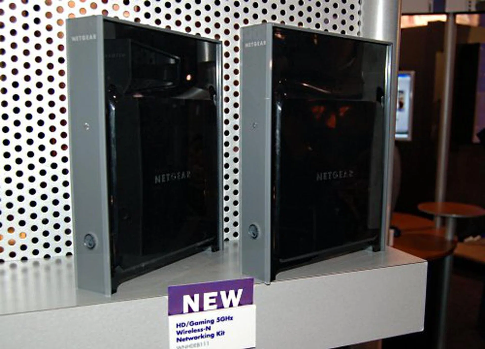 Photo inspiration: Fresh Look at Ces 2008 Show Floor Coverage Part 1