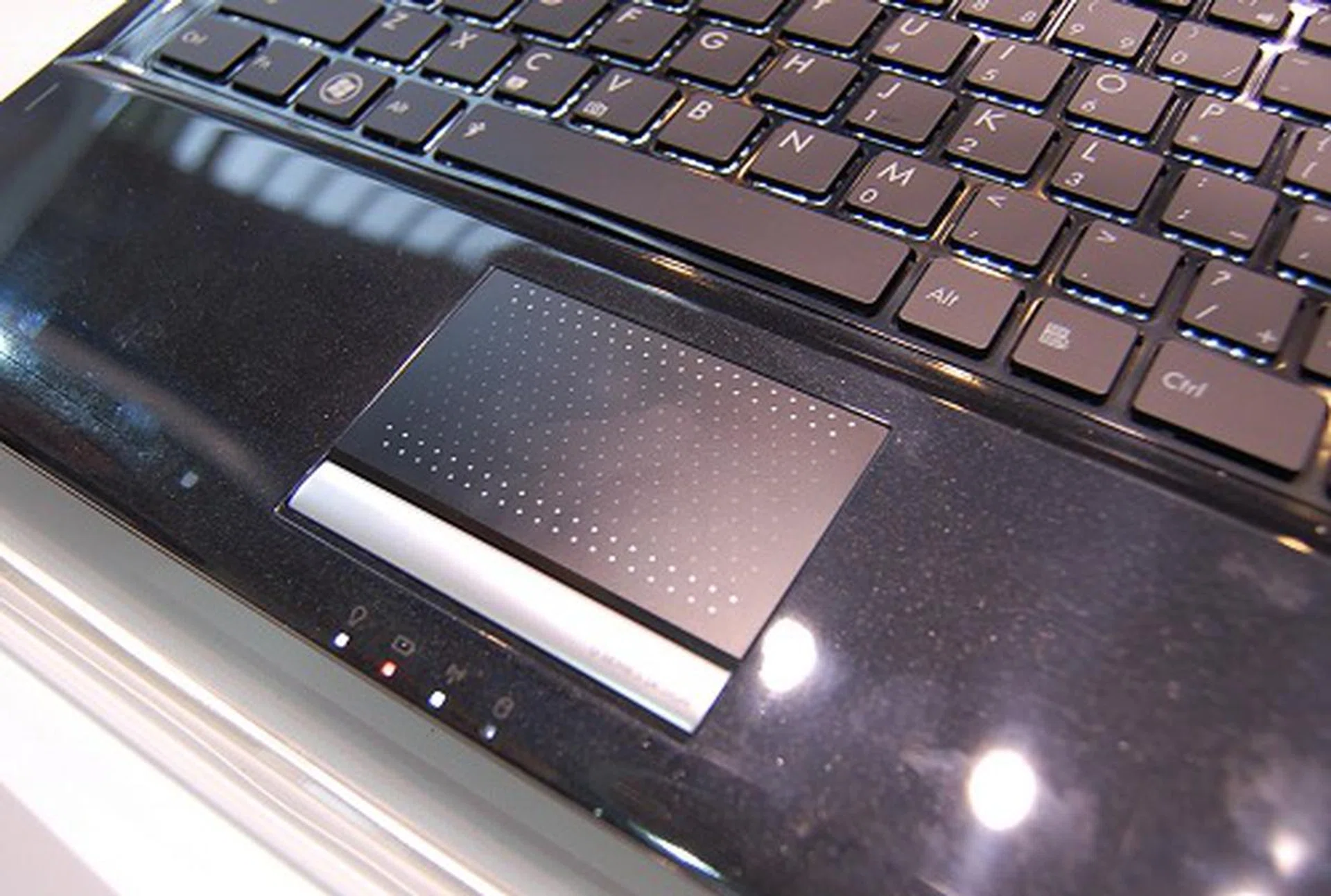  Here's how the cool touchpad looks like. These lights interact with your touch input on the touchpad.  