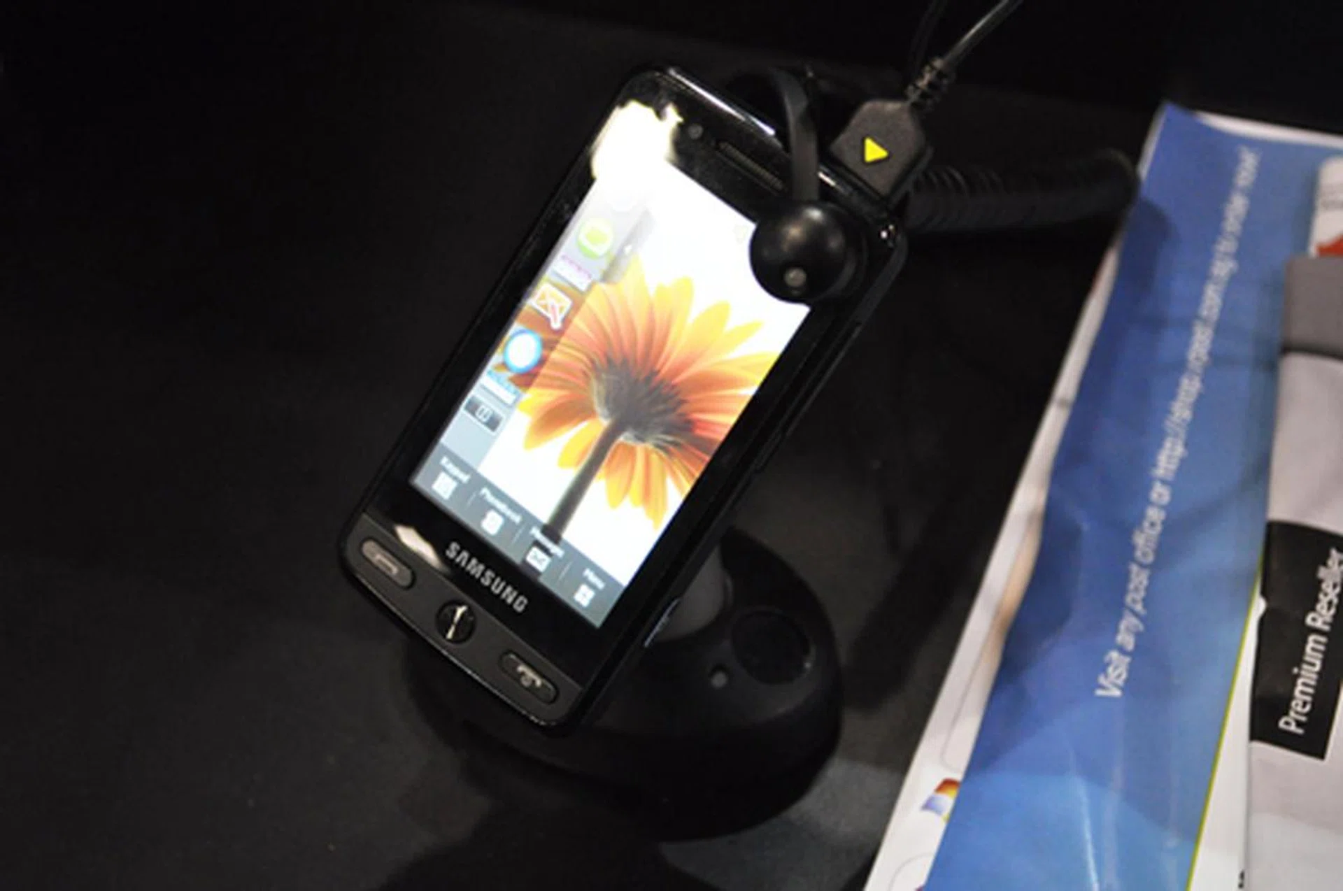 The 8MP Samsung Pixon camera phone is going for $539 (U.P. $898) without contract.
