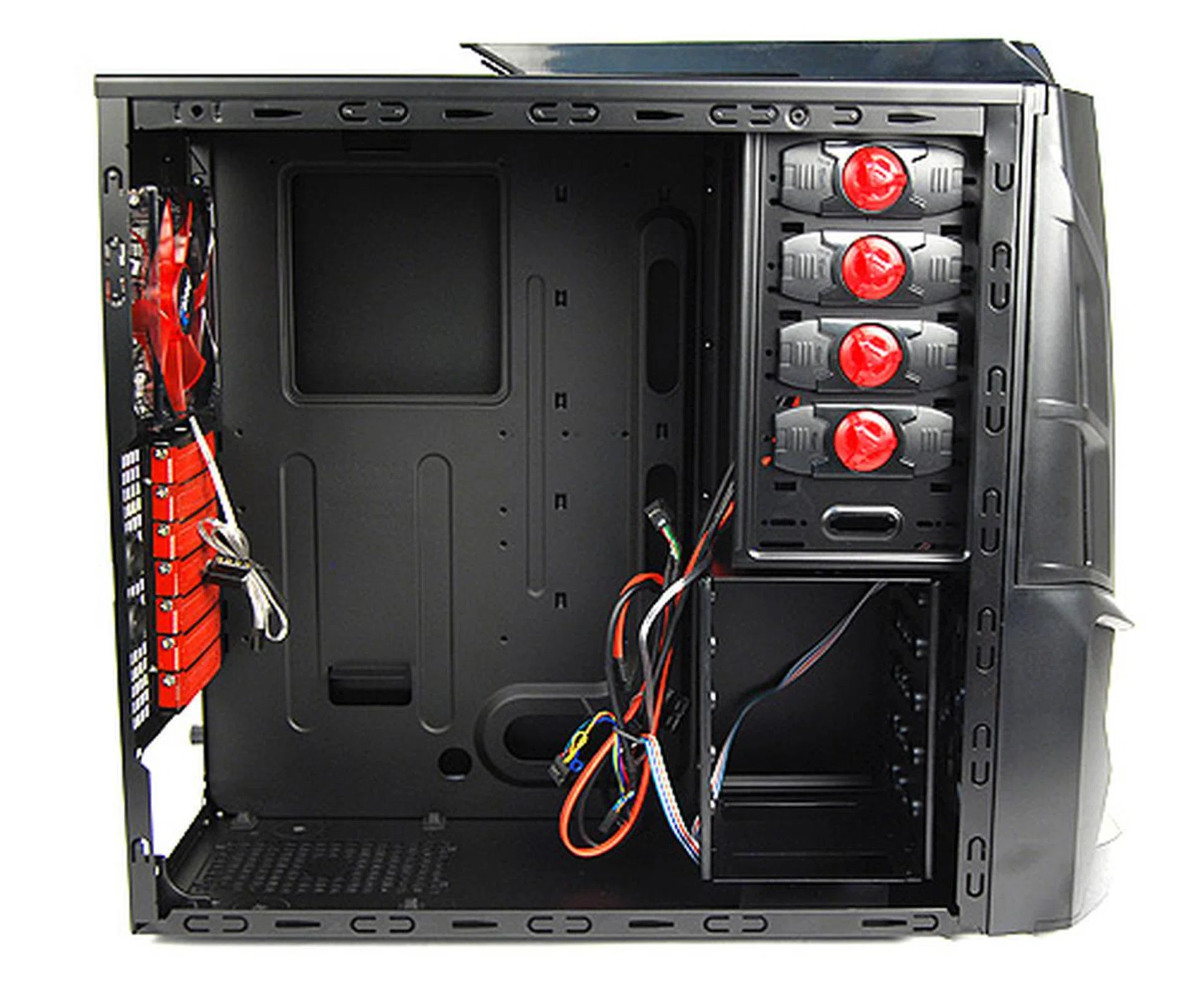 Before we delve further, here's a shot of the Cyborg X with its internals bare.