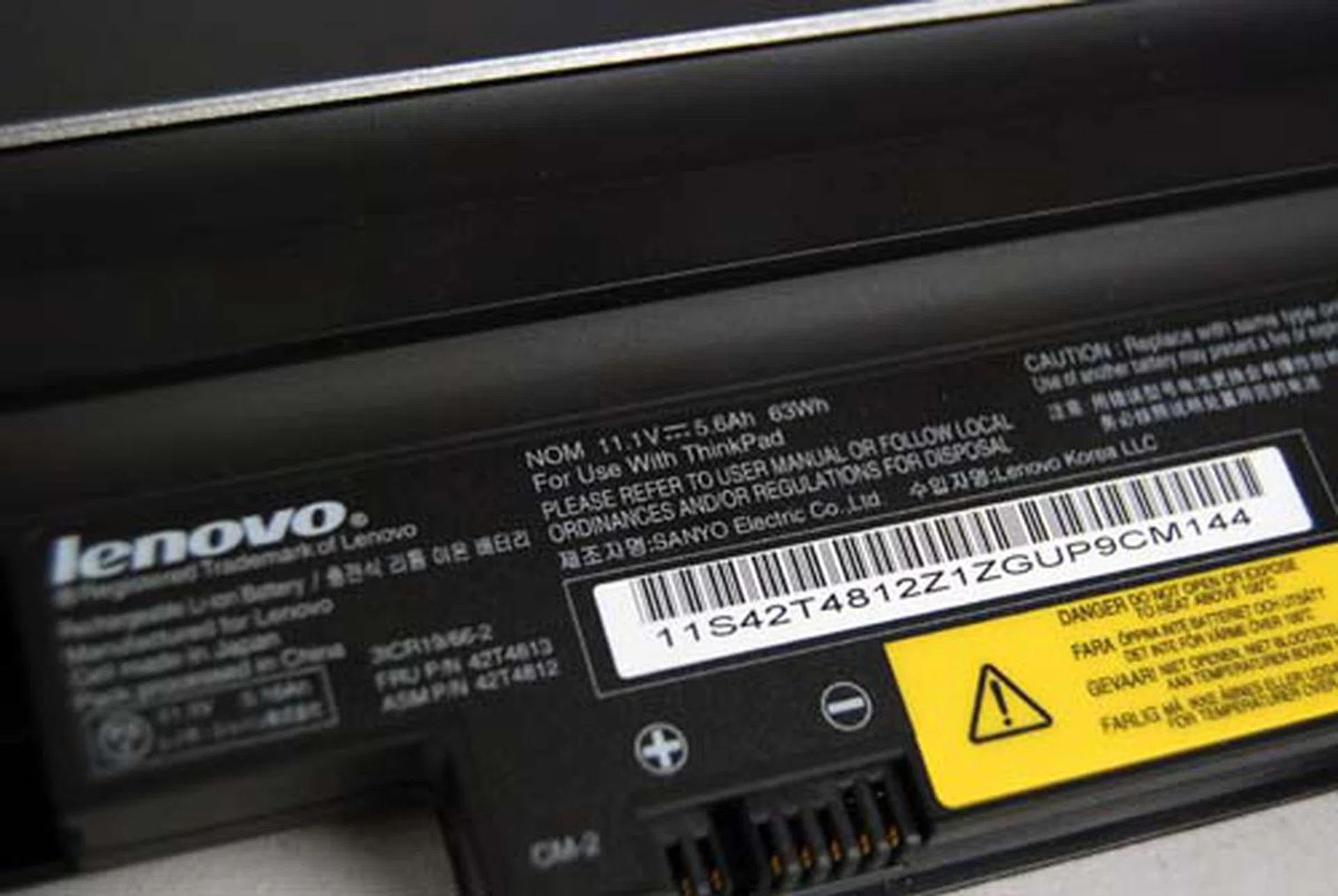 Powering the Lenovo ThinkPad Edge 13 is this 11.1V 5600mAh 6-cell battery.