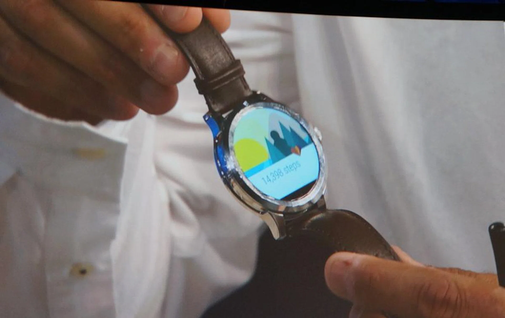Fossil’s upcoming smart watch will use Android Wear.