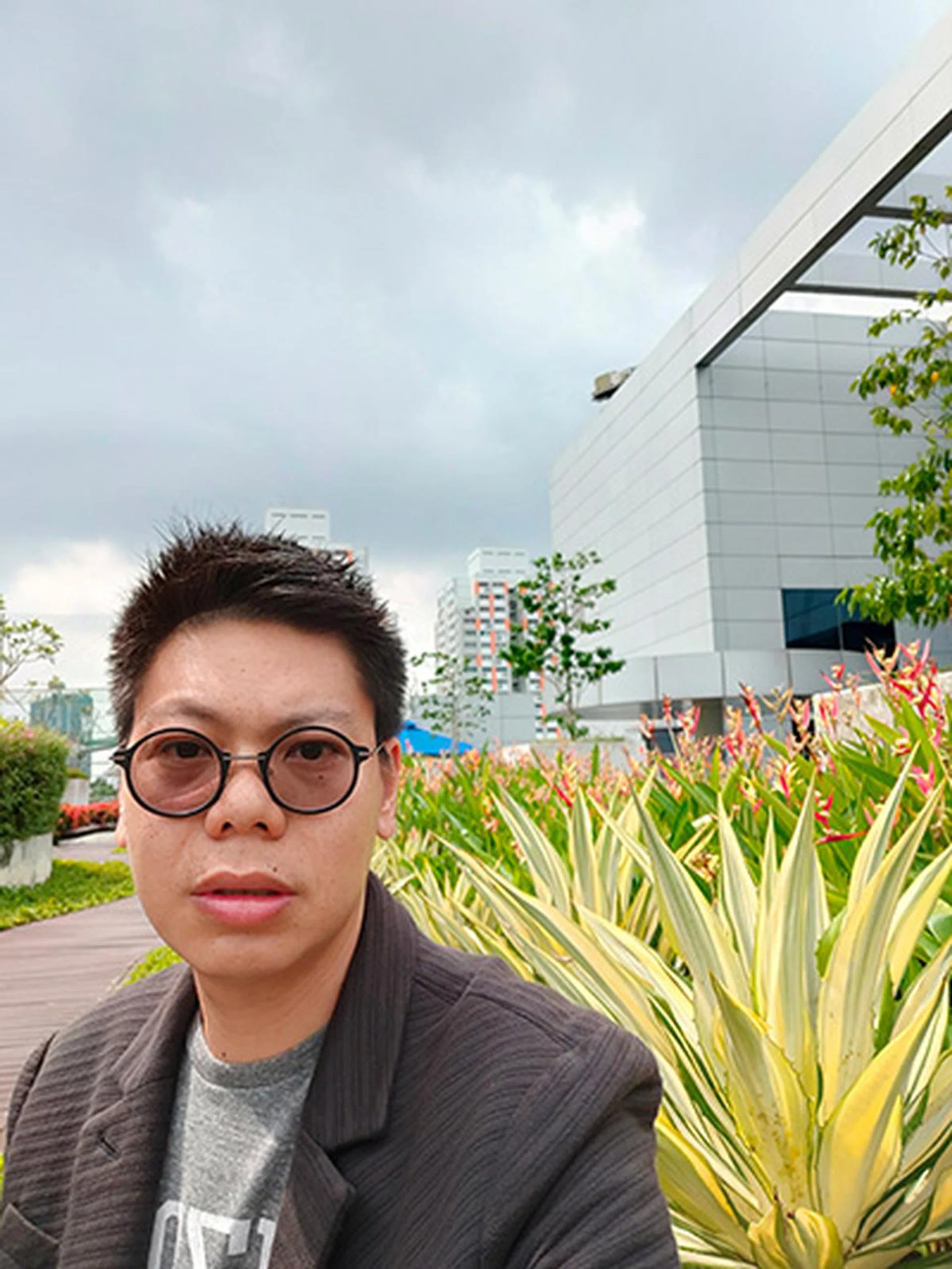 Reno 10x Zoom front camera. (Click for full resolution image)