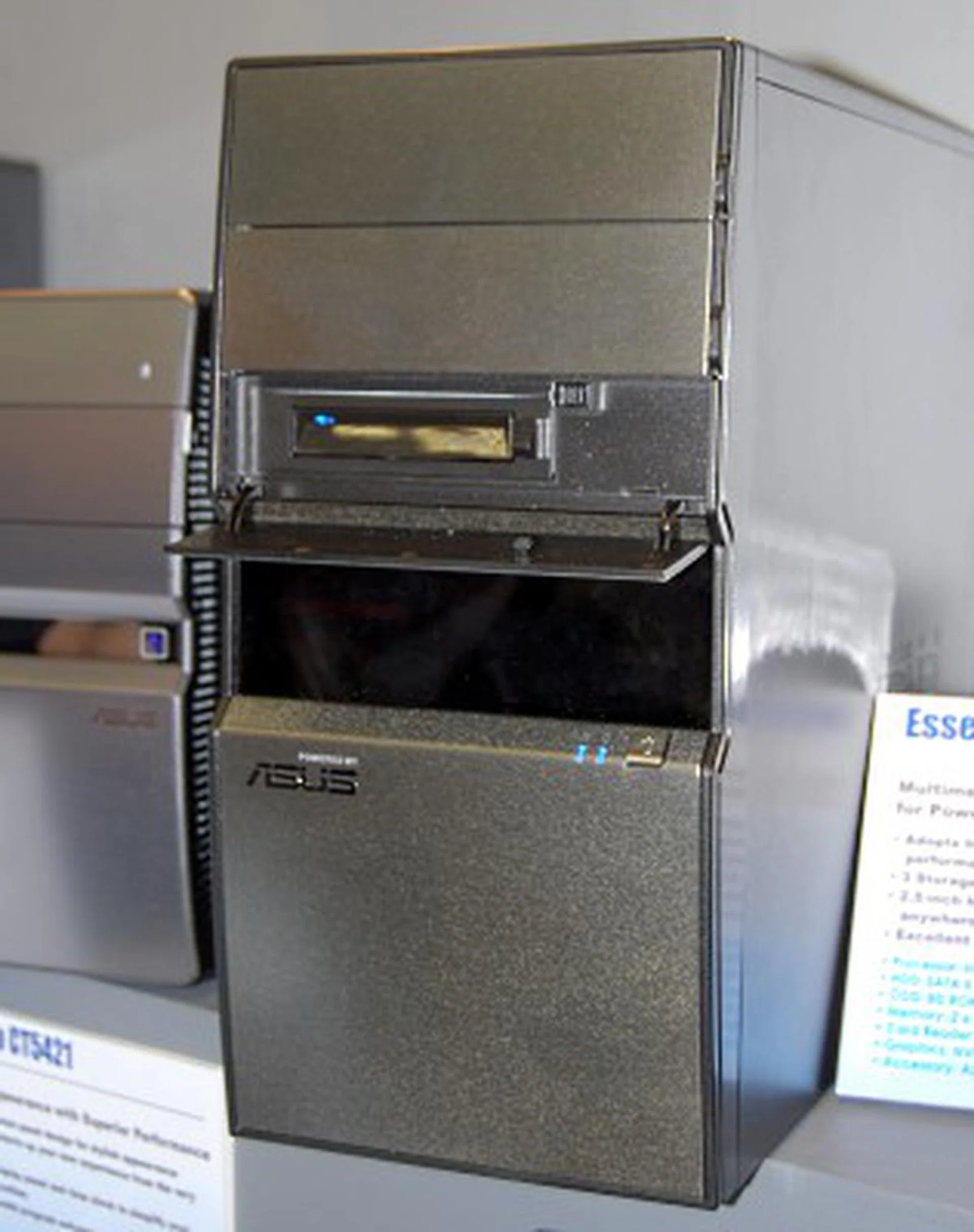  For everyone else who can't afford the ARES, there's always the Essentio CM5420, which features pretty decent specifications with its Core 2 Quad CPU, up to 4GB DDRII 800 RAM and uses a Nvidia GeForce 8800GT.  