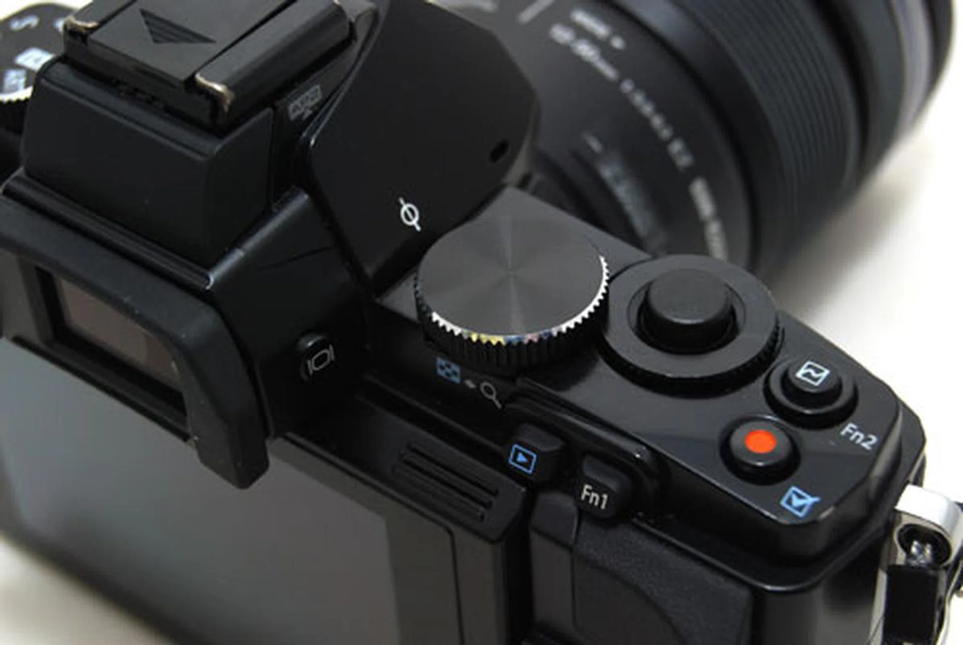 The twin control dials make operating the E-M5 akin to using a DSLR camera.