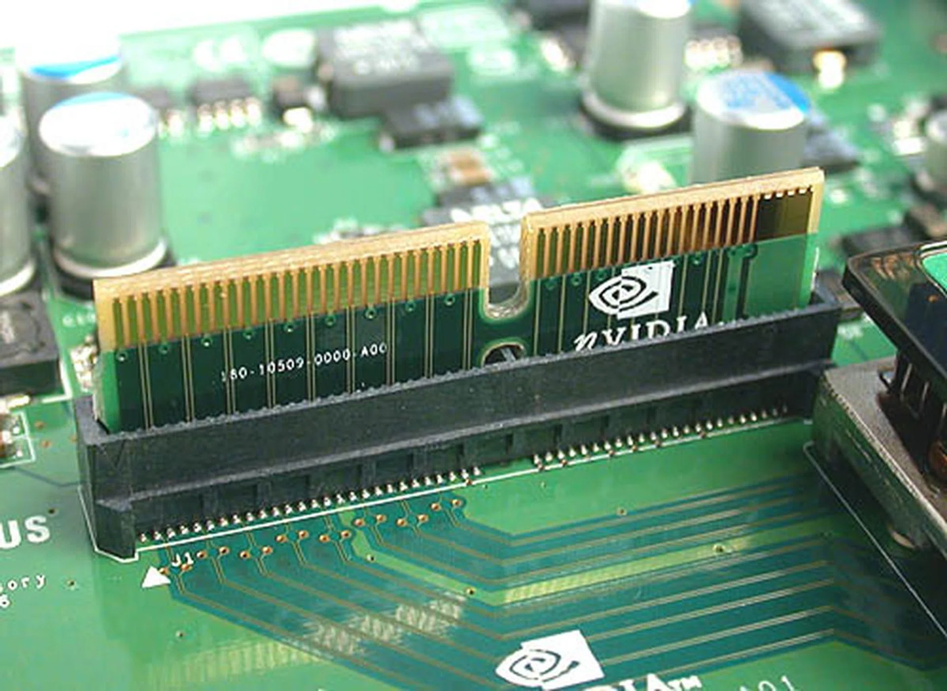 Here's a close-up of that. This bridge acts as both the carrier of data and power between both cards.