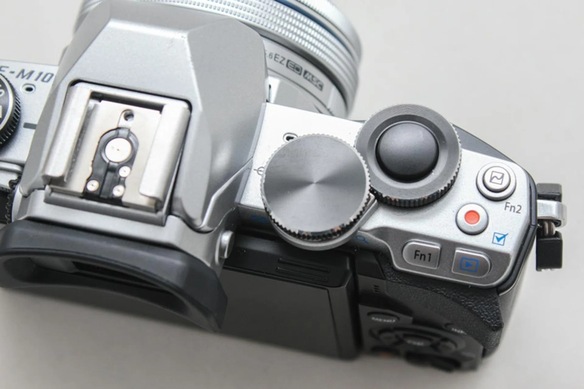 Twin control dials. Gotta have them twin control dials.