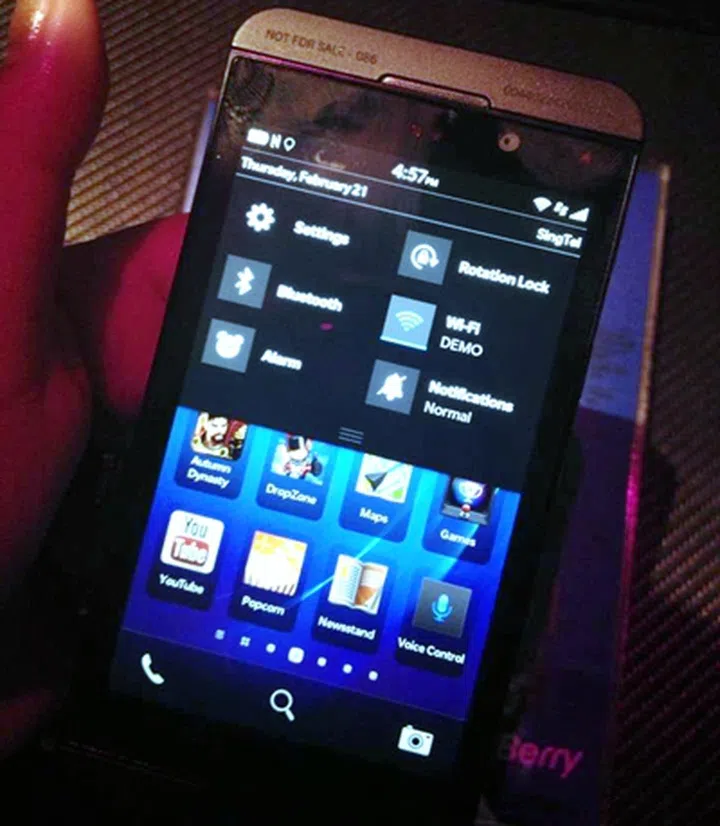 The BlackBerry 10 OS is a complete overhaul from its previous iterations, with the company choosing to focus on a gesture-reliant way of navigation. As you can see, the operating system bears some resemblance to popular mobile OSes like Android and iOS.