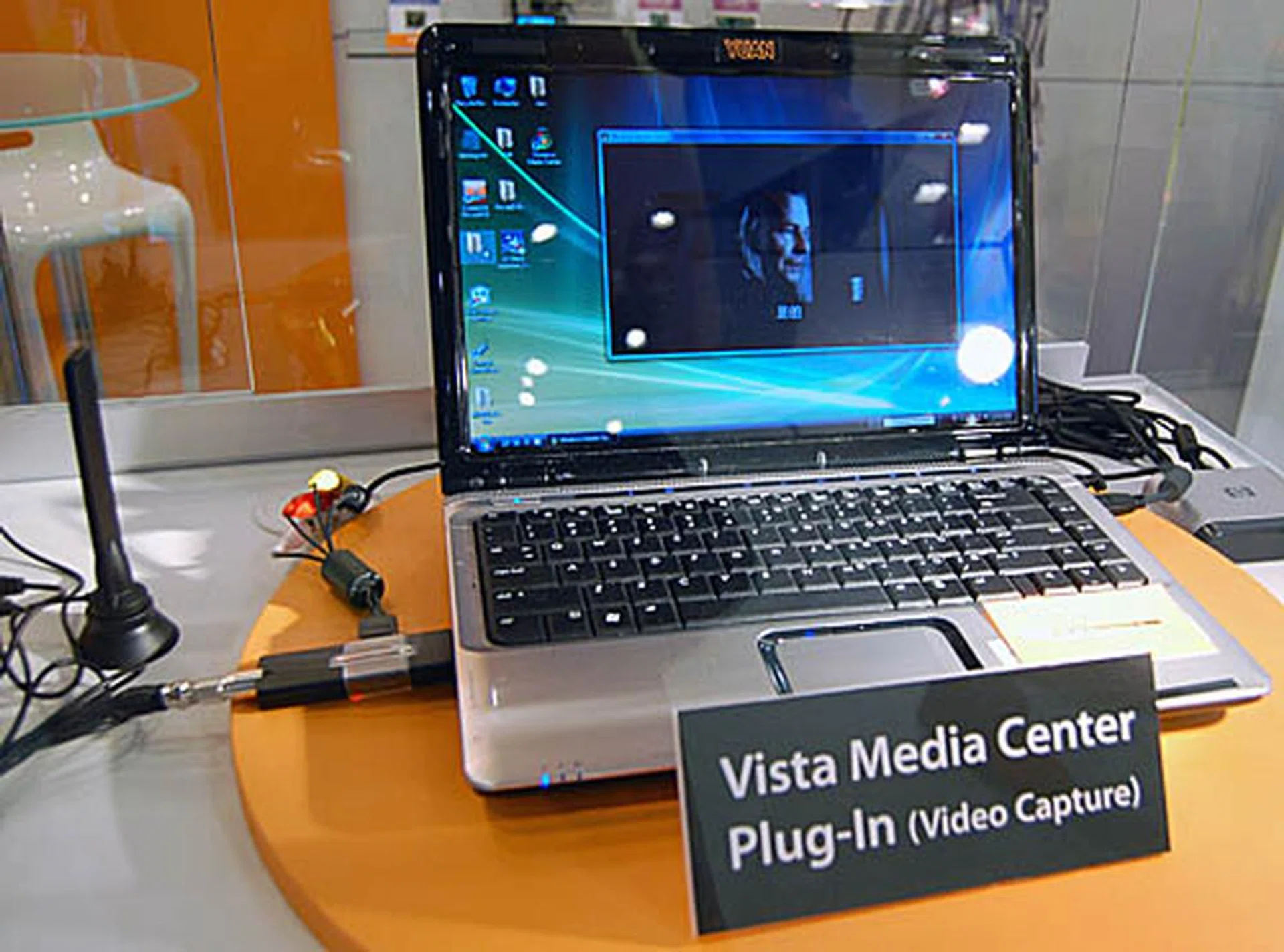  With this Vista Media Center plugin device, users can connect their analog or digital devices to their notebooks or desktops and view/video capture the outputs. Users can also watch DVB-T on their computers through it.  