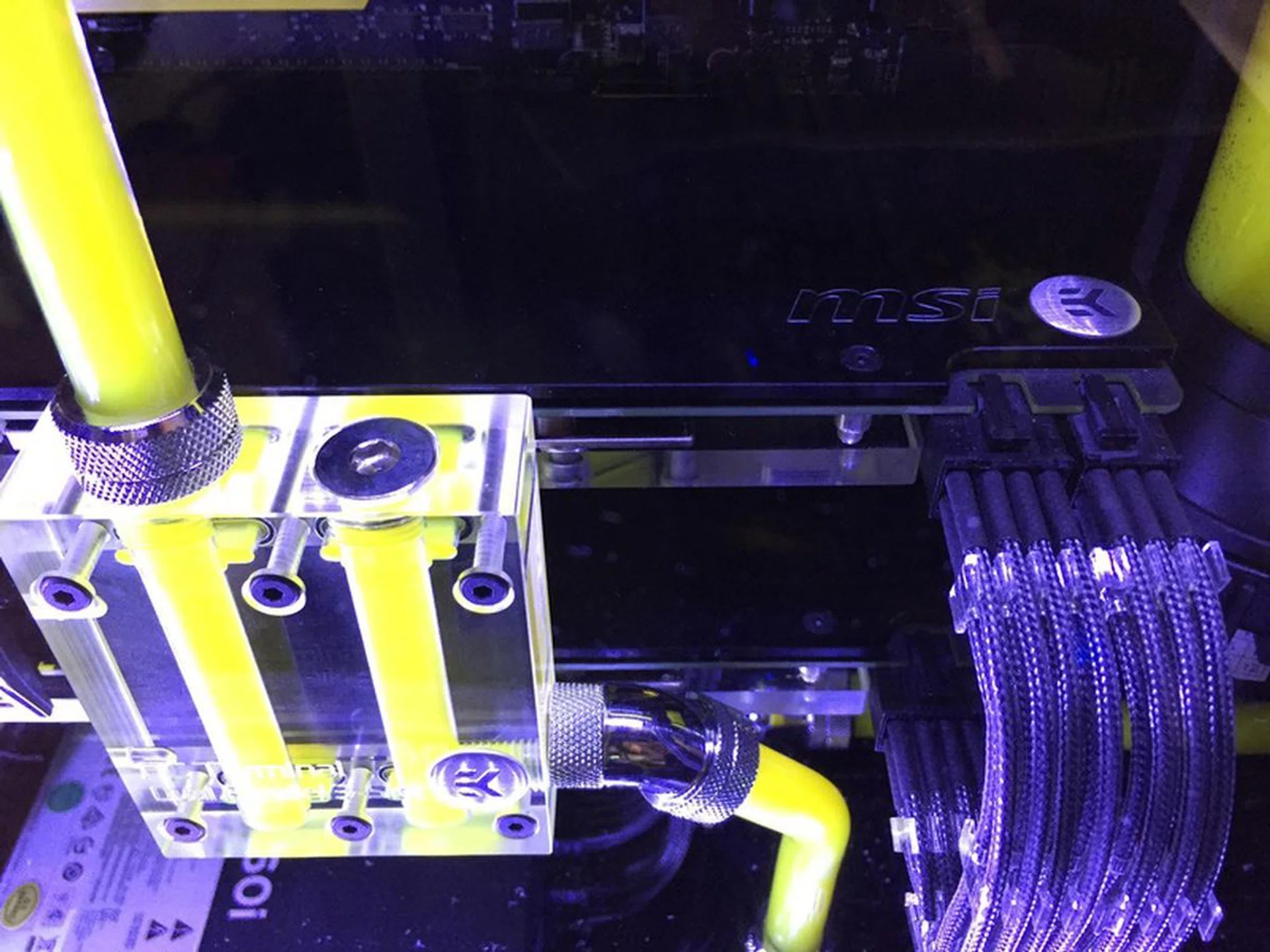 Your iMac will never be quite as cool. (Image Source: gaoxing84)