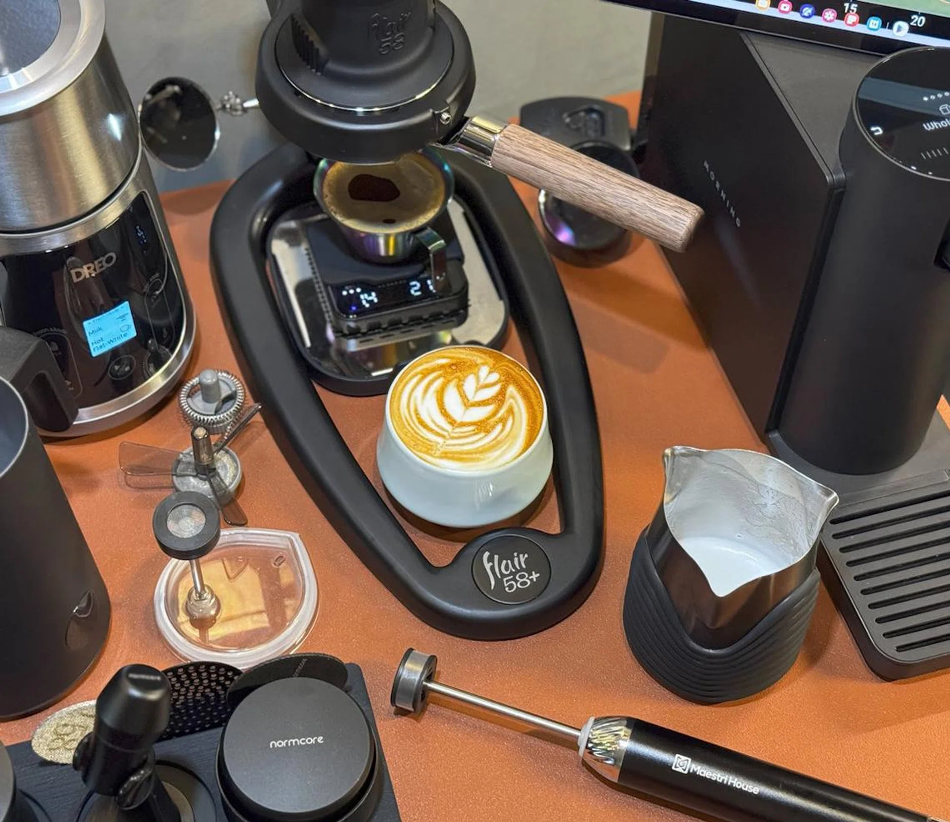 Best Milk Frothers for Latte Art. Photo: HWZ