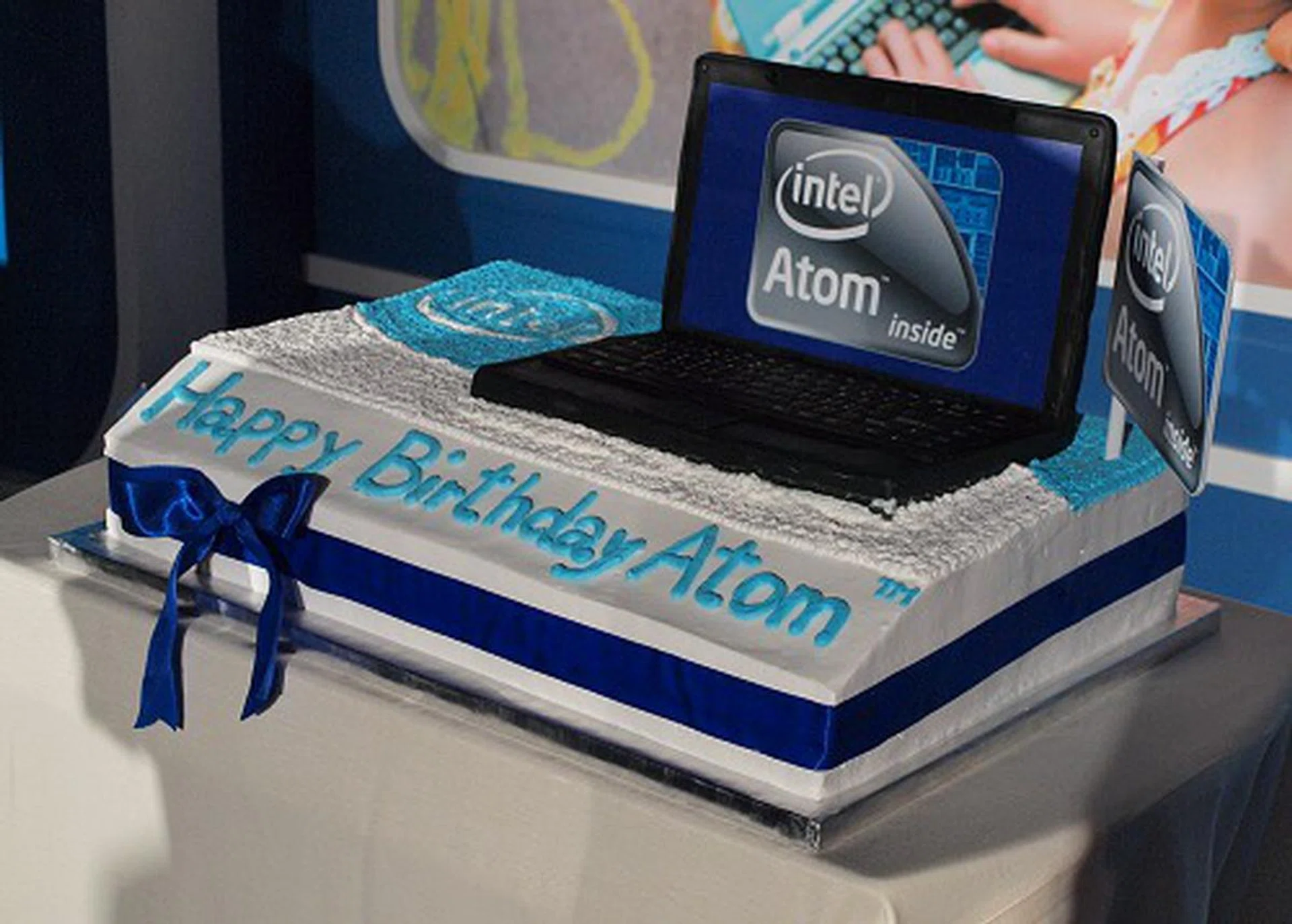  Happy first anniversary Intel Atom!  
