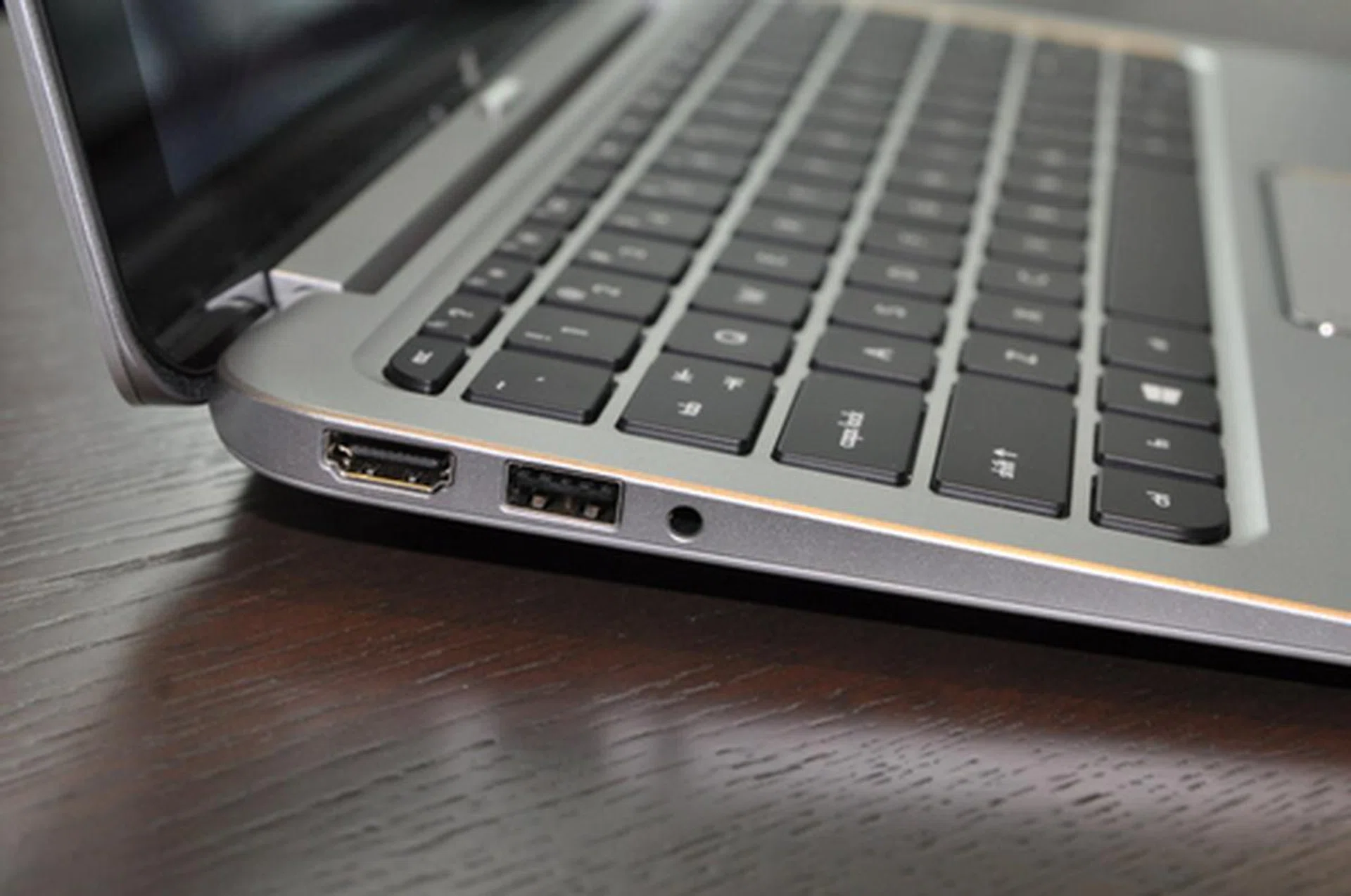 The dock not only provides extra power, but it also has 2 USB 2.0 ports on both sides, an HDMI port and a audio combo jack. 