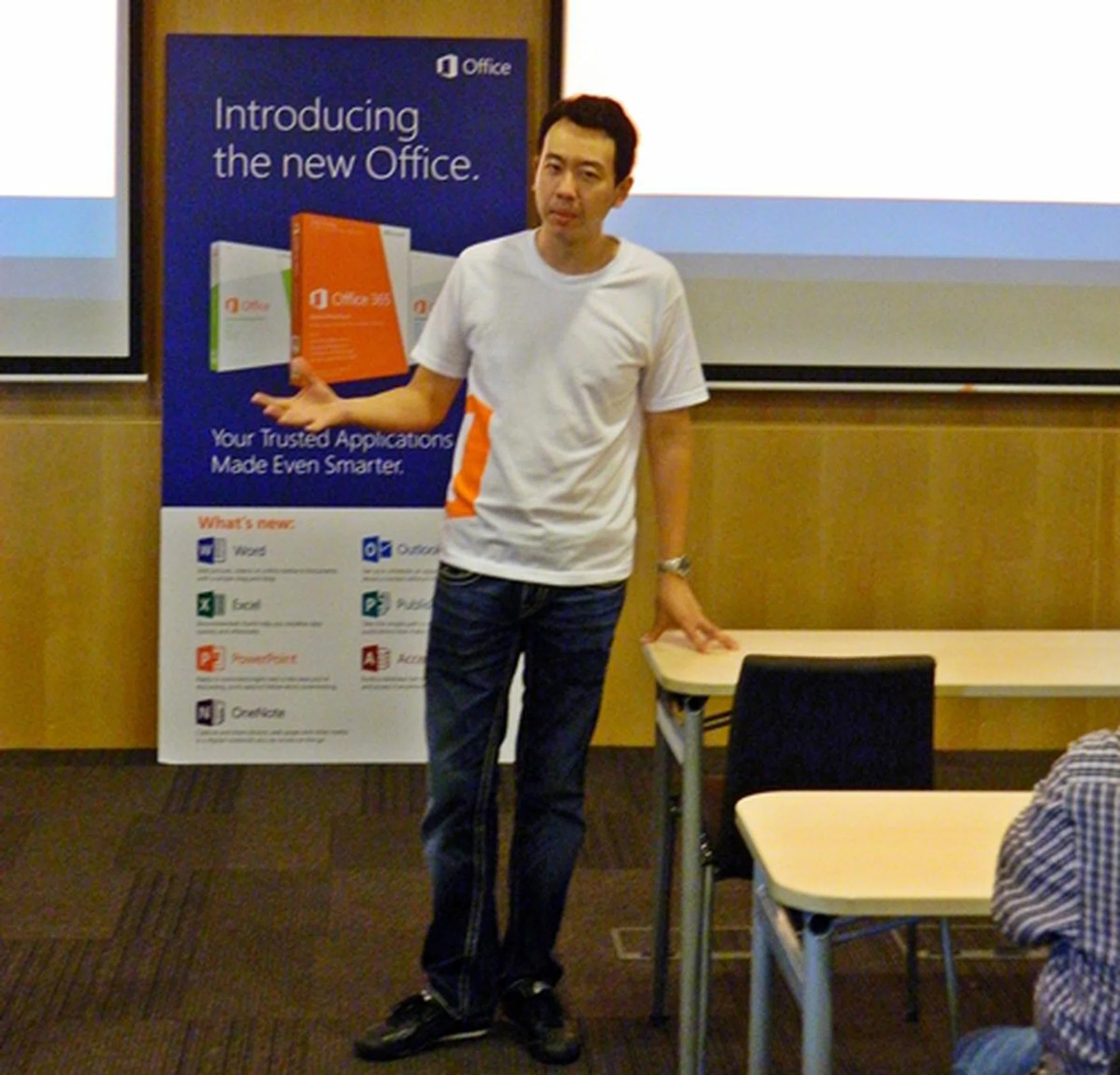 Mr. Gerald Leo, Lead for Microsoft Office Division, Microsoft Singapore, kicked off by sharing with the audience the objectives of the introductory session.