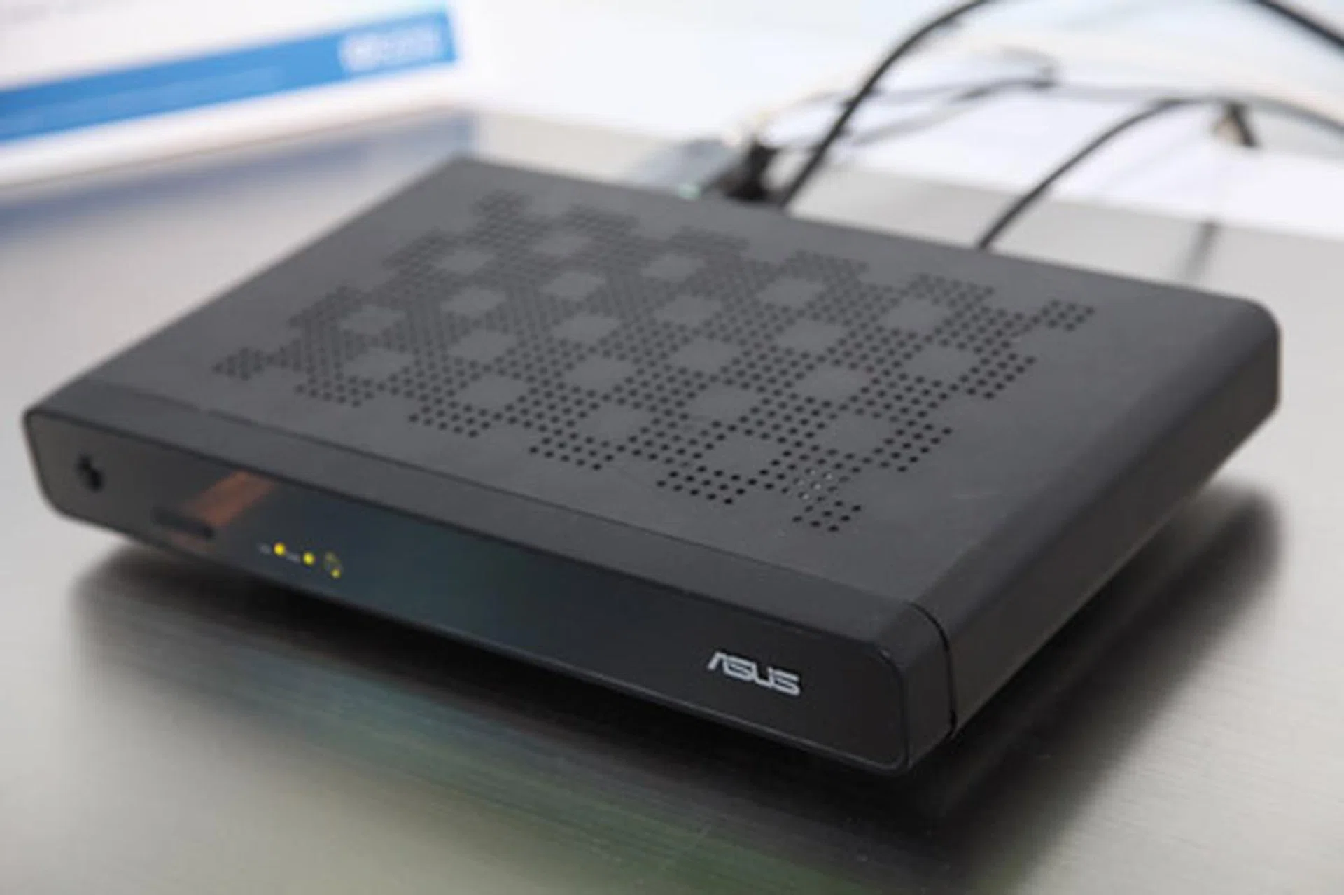 A prototype set top box from ASUS equipped with an Intel Atom processor CE4100 running the newly announced Windows Embedded Standard 7 with Windows Media Center.