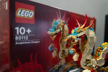 Lego Auspicious Dragon (80112) model review lead image.