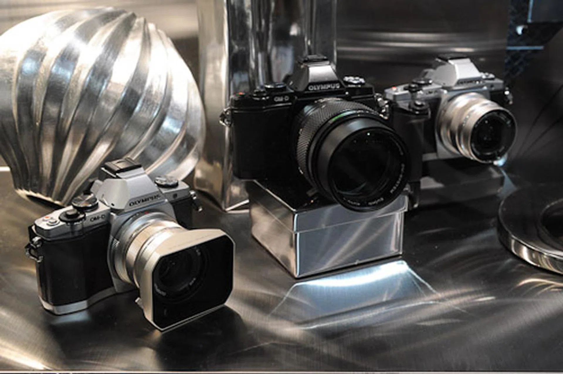 It's not hard to see where the OM-D E-M5 gets its looks.