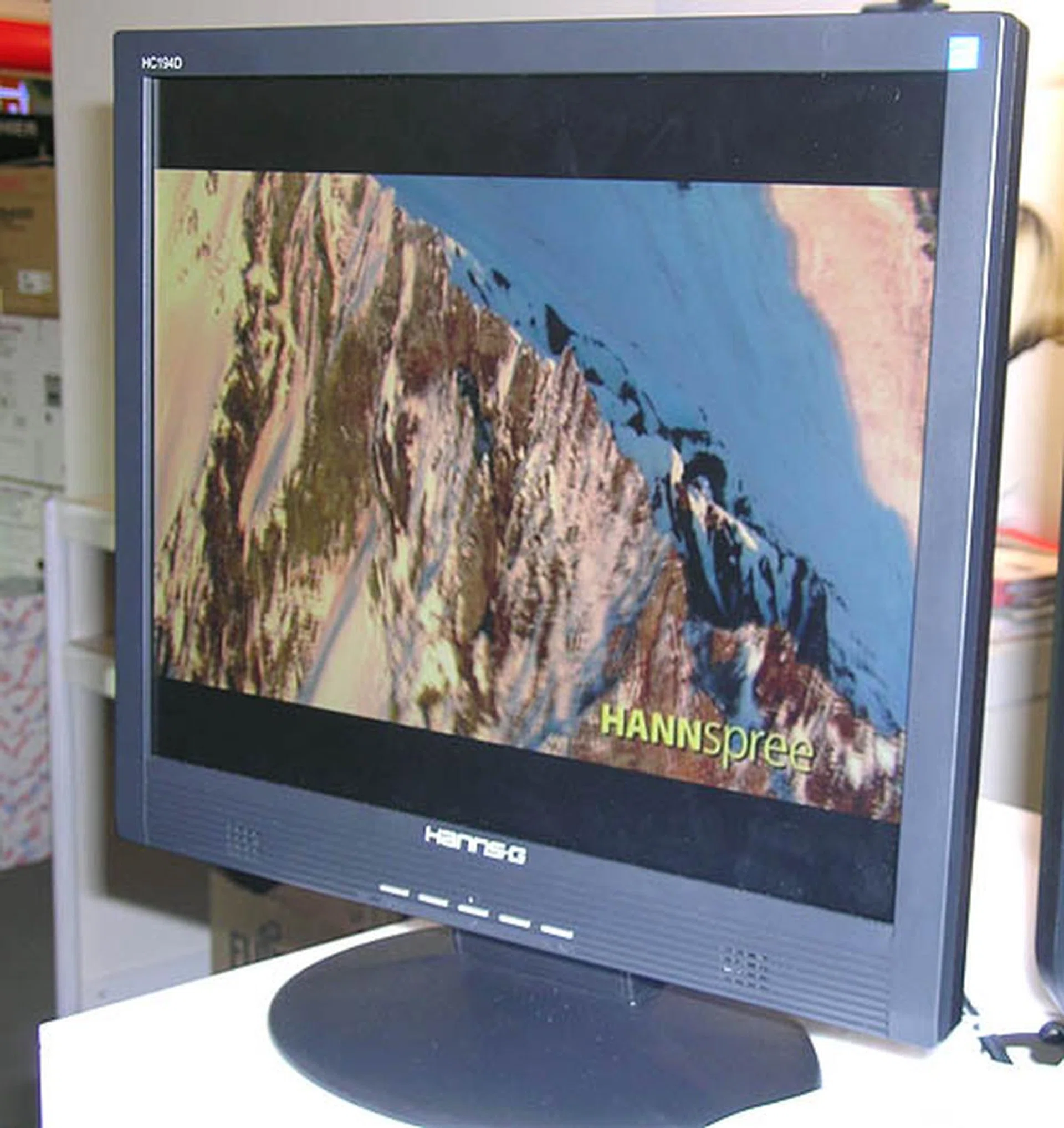 A relative newcomer to local scene, Hanspree 19-inch LCD monitor is going for $299. It has a 700:1 contrast ratio and 8ms response time. There's also a 3-year onsite warranty. However, there are only 100 units available.