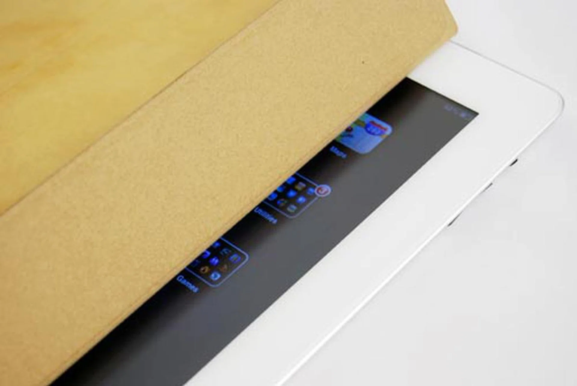 Peekaboo, I see you, Mr iPad 2 with a leather Smart Cover.