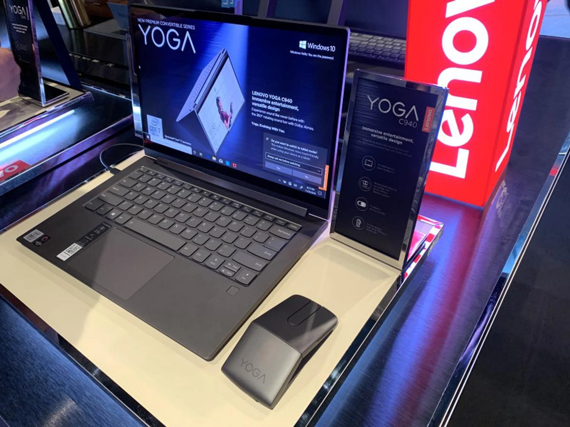 The C940 remains true to the Yoga convertible design philosophy 