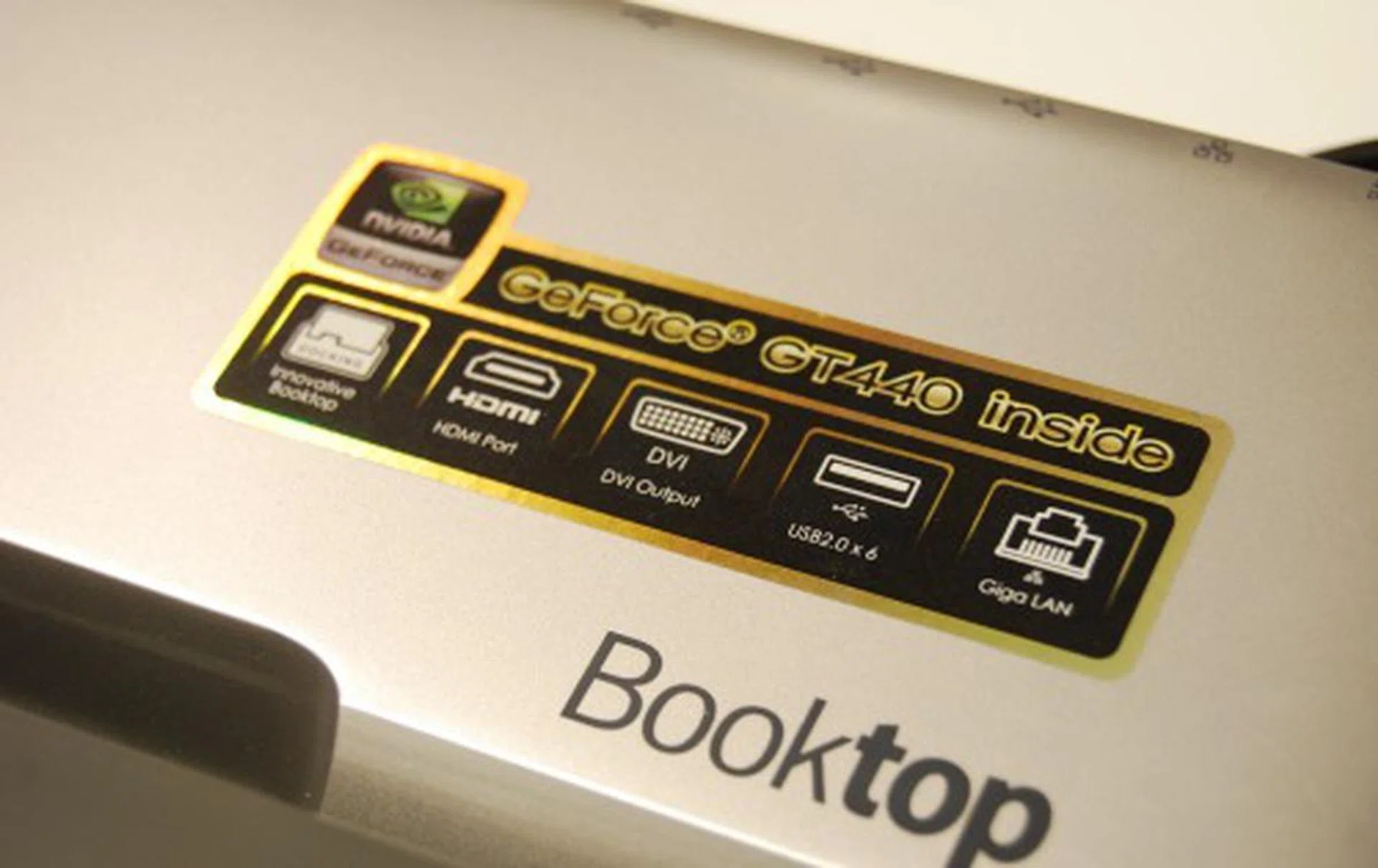 As expected, the dock contains even more ports, but more important is the ability to use the GeForce GT 440 GPU that's built within. So now you can indulge in more multimedia and gaming heavy content at home while bring around a notebook that's just enough to tackle office chores.