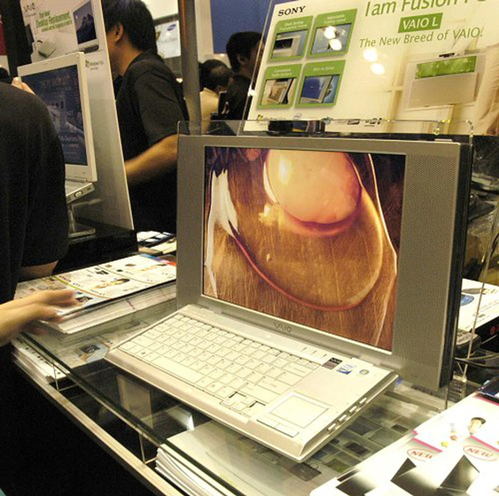  We saw this strange Fusion PC from Sony before. The specs, including a Intel Core 2 Duo processor T5600 and the 1GB of DDR2 memory is decent enough, while the Windows Vista operating system provides eye candy. We just aren't sure how many practical Singaporeans will pay $3099 for it.  