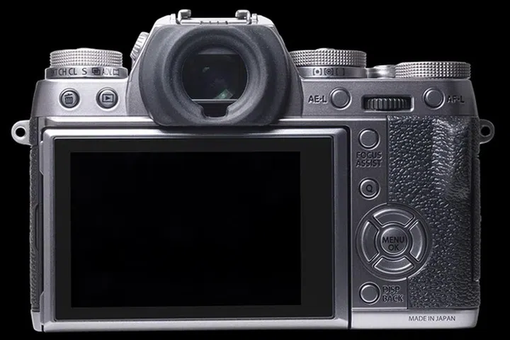 The X-T1 GS (rear).