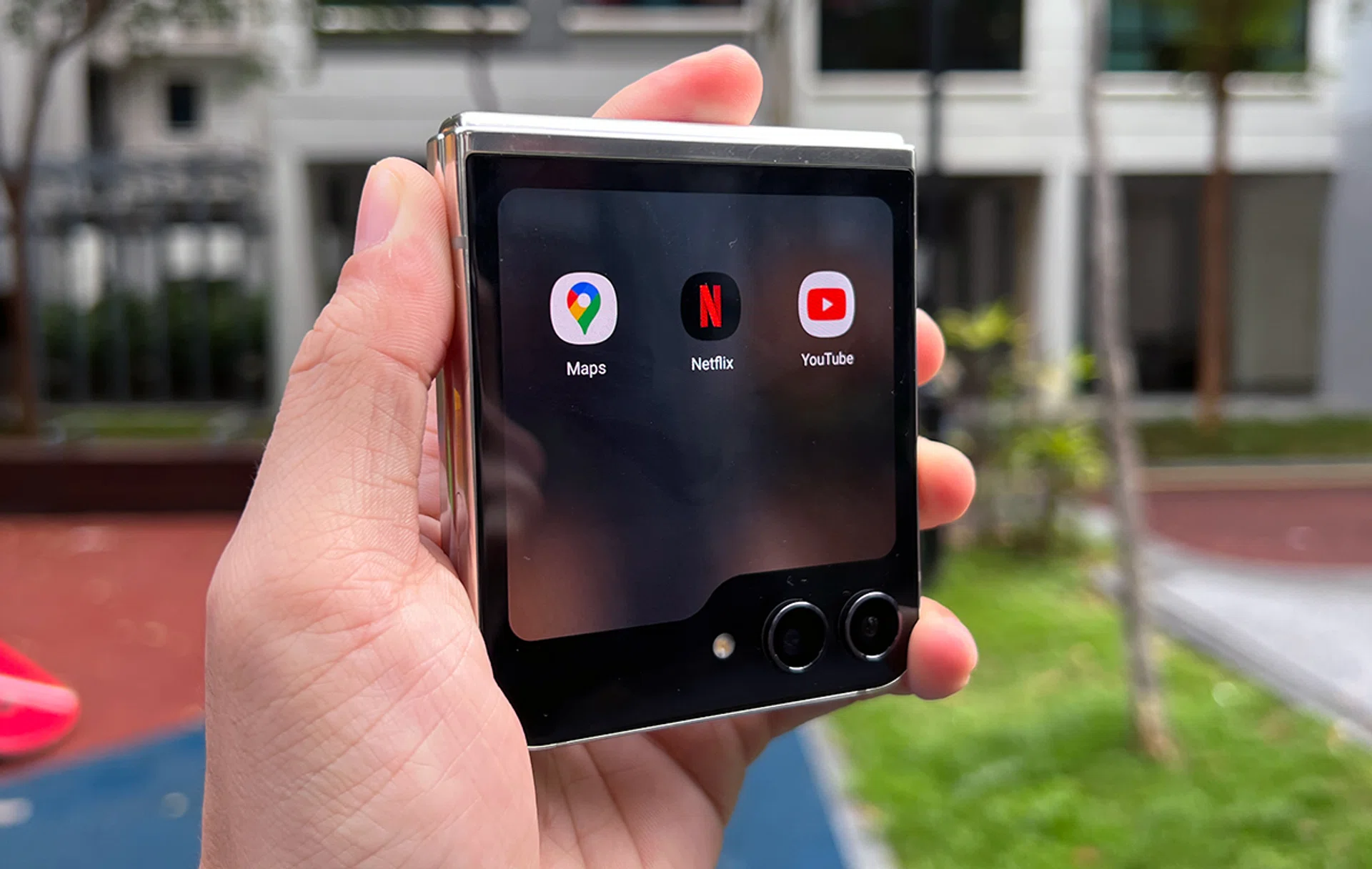 We can never get enough of content streaming, can we? Thankfully, many of these plans come with very generous data that you can finally stop worrying that it will run out on you. (Photo: HWZ.)