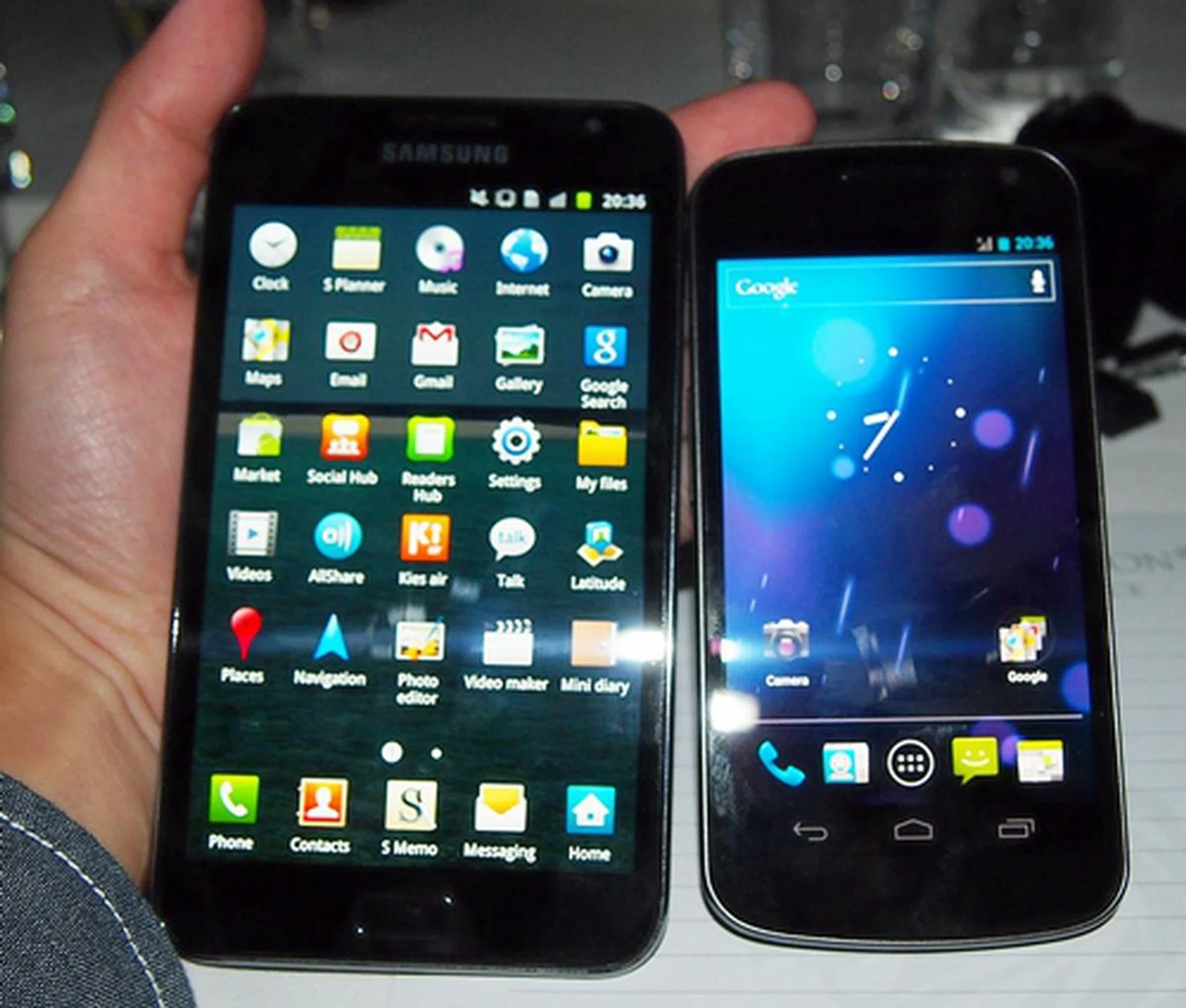 Although both devices come with HD Super AMOLED displays, the Galaxy Note trumps the Galaxy Nexus in terms of size and resolution.