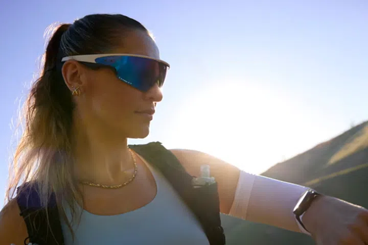 Athletic woman wearing the newly introduces Oakley Meta Vanguard. 