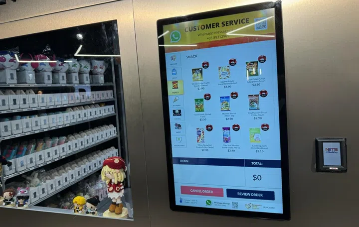 Customer choose what they want from Mr. R Robotics's external touch screen display. 
