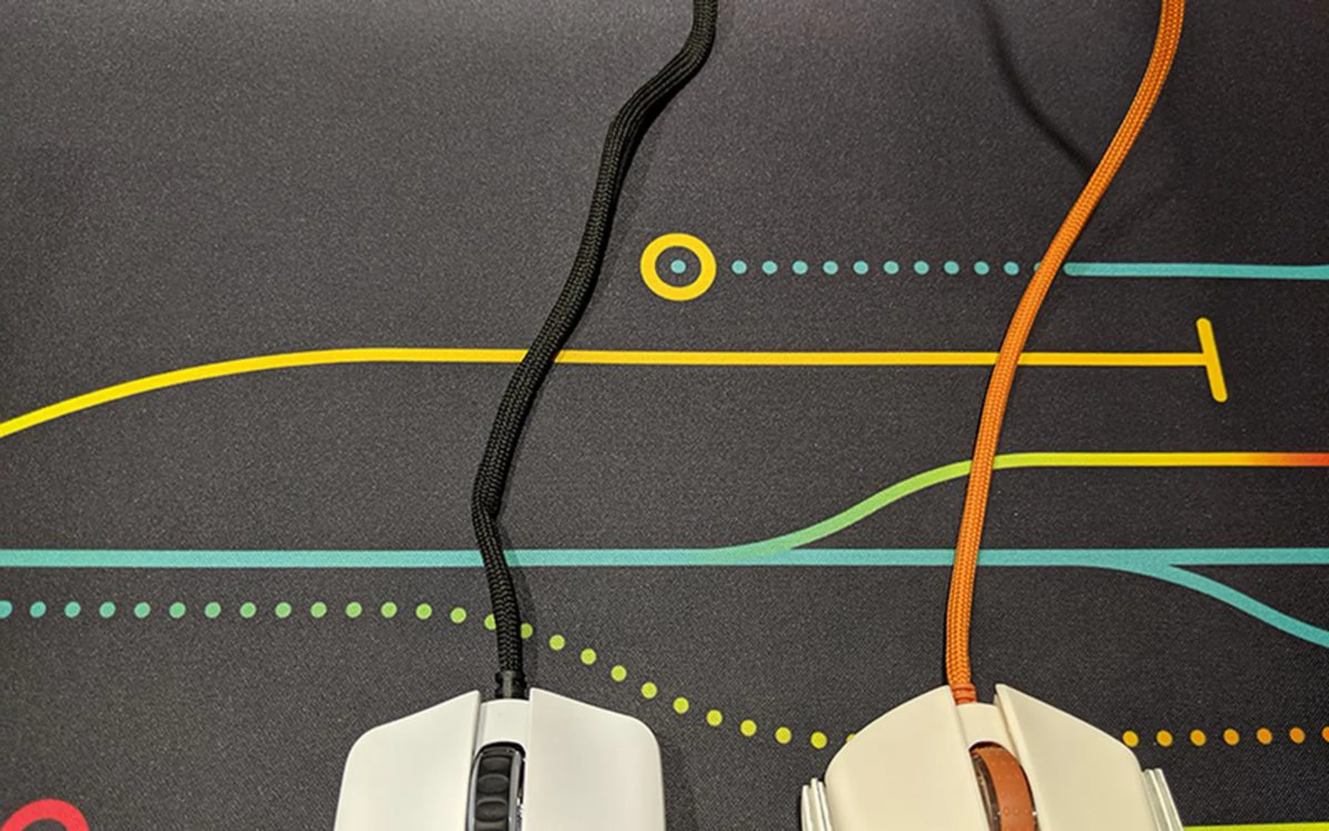 The cable on the Ultralight 2 has a neater appearance and looks slightly better.