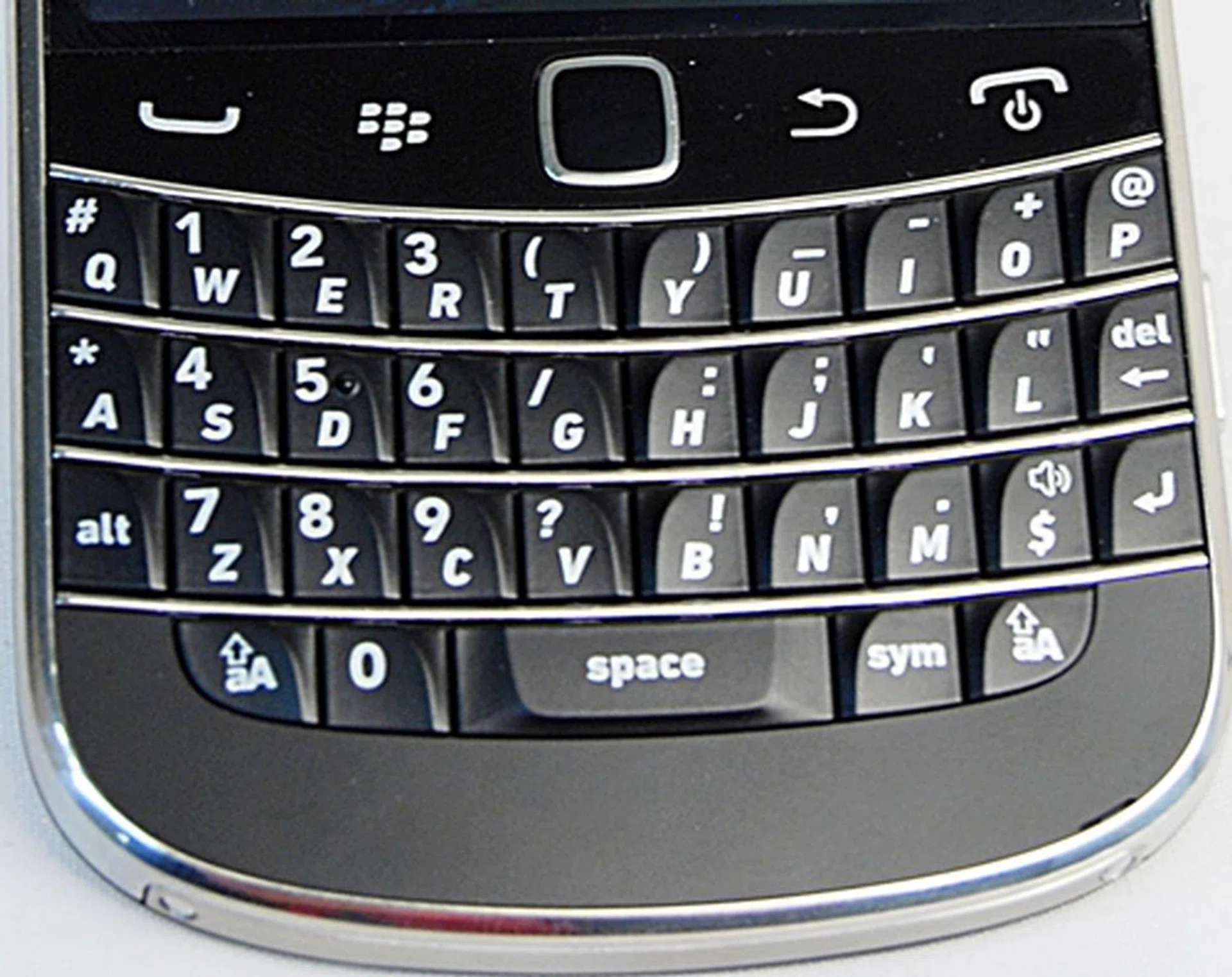If you like QWERTY smartphones, the BlackBerry Bold 9900 should be your top consideration.