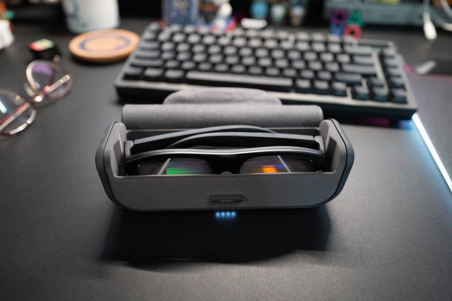 Leion Hey 2 charging case