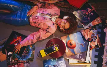 AT-SB727 Sound Burger portable Bluetooth vinyl turntable (bottom).