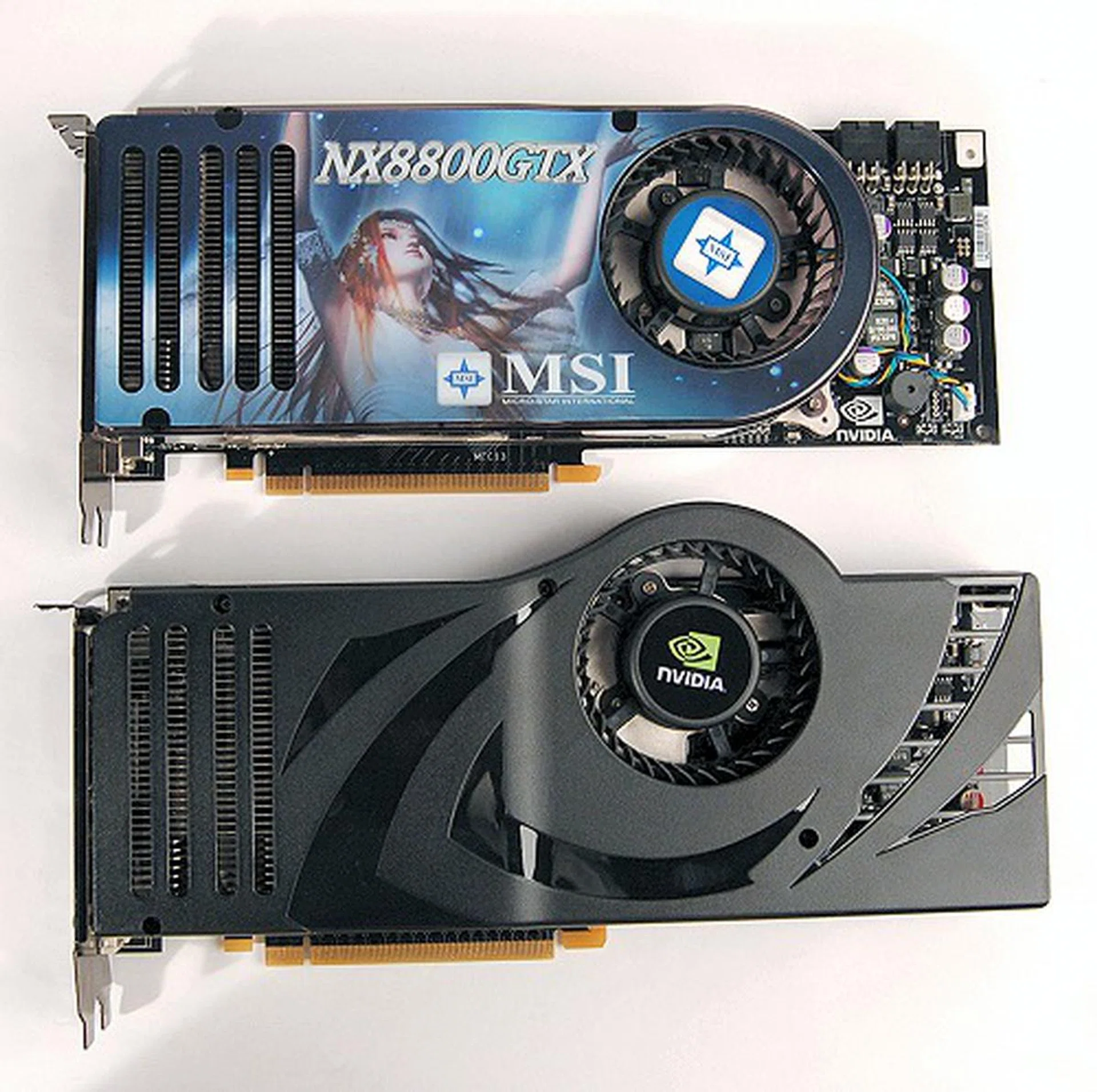 Here's a visual comparison to ascertain that the GTX and Ultra are physically the same form factor, but the Ultra variant just looks meaner and more powerful, which is exactly what NVIDIA had in mind.