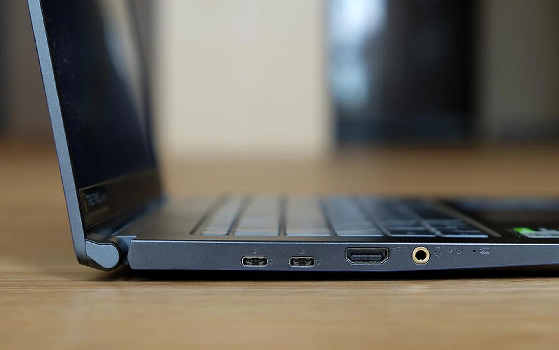 On the left are two USB-C Thunderbolt 3 ports, a full-size HDMI port, and a 3.5mm audio jack.