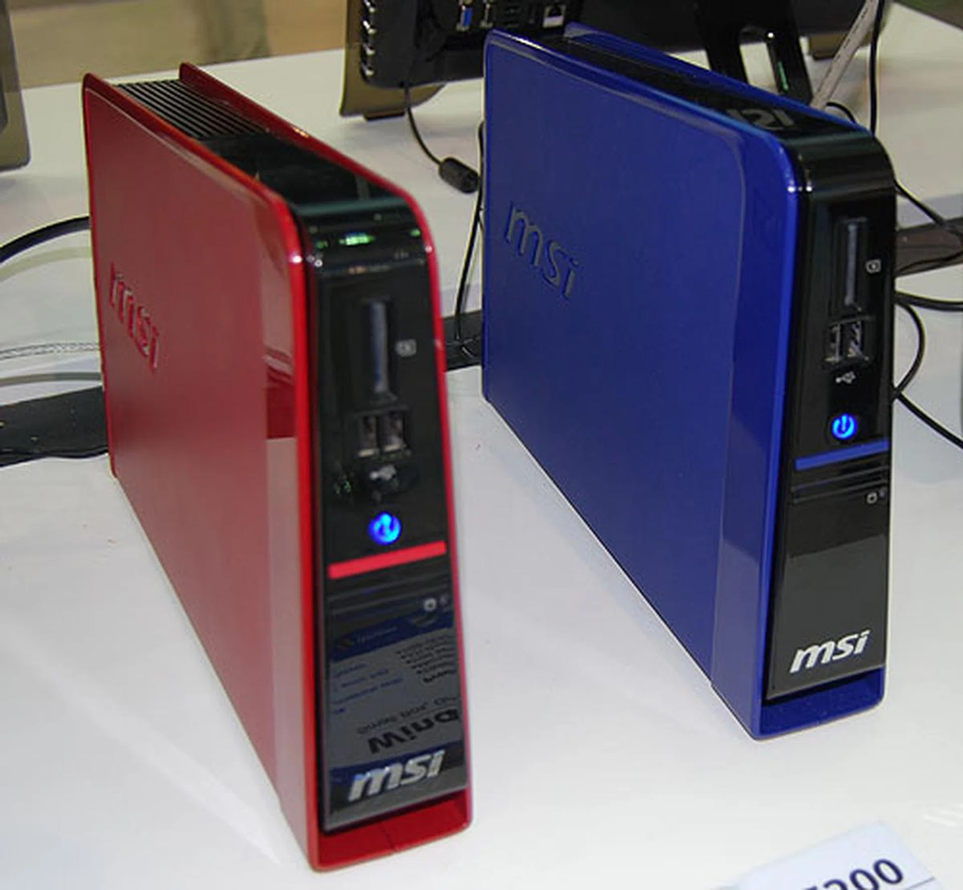 The Wind Box DE200 sees the Atom 230 processor surprisingly paired with an ATI Radeon HD 4350 graphics. This was despite the chipset being an Intel 945GC. While we have no complaints about the graphics option, the CPU will no doubt be the weak link here.