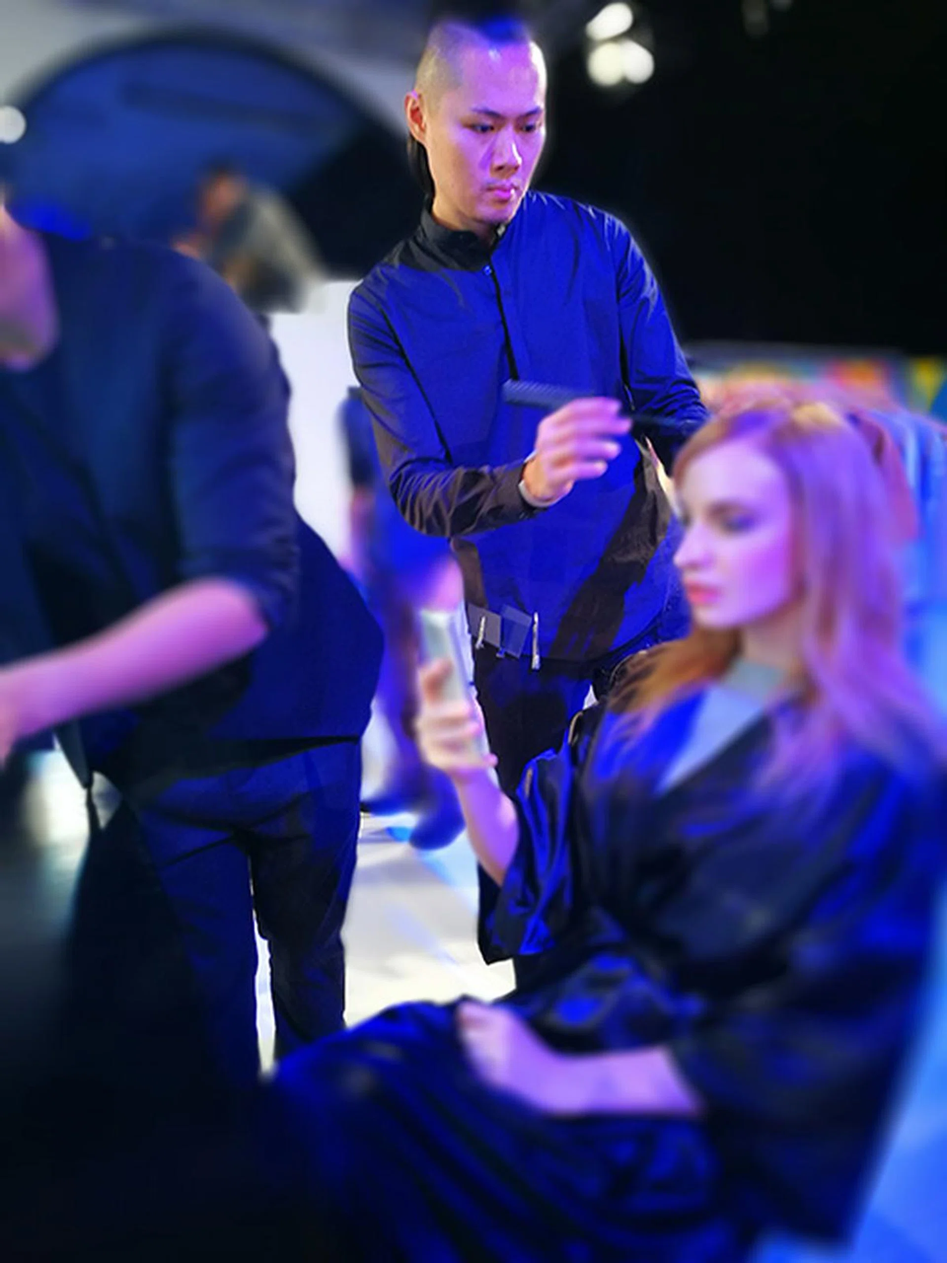 Same photo, but we selected the hair stylist instead. 