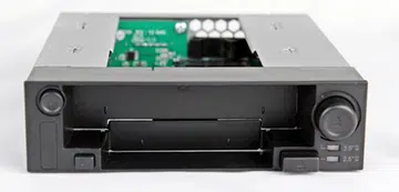 The Icy Dock DuoSwap 2.5/3.5 SATA Hot Swap Drive Caddy has four buttons for operating it after the drives are installed. The two LED lights at the lower left-hand corner will reveal the status of the drives. The 2-part dust cover prevents its innards from being exposed when any of the drives are removed.