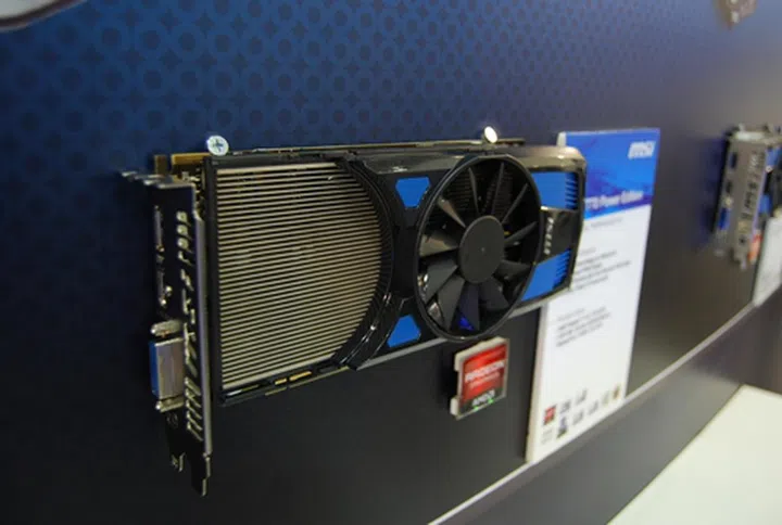 The fan housing extended in order to accommodate another 120mm cooling fan for its dual-fan mode. 